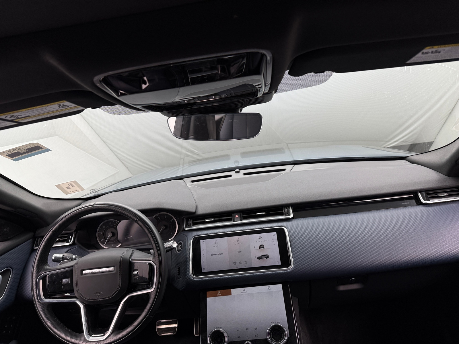 Thumbnail: 2022 Land Rover Range Rover Velar - 2