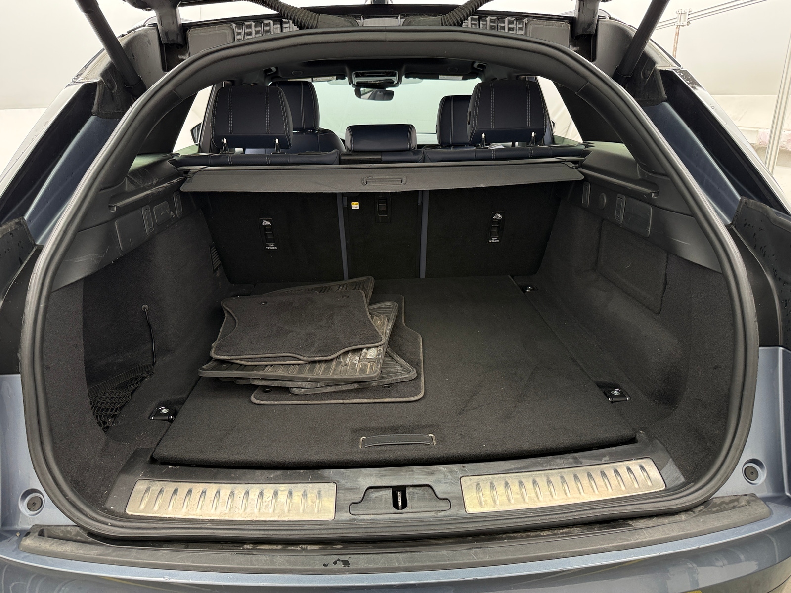 Thumbnail: 2022 Land Rover Range Rover Velar - 6