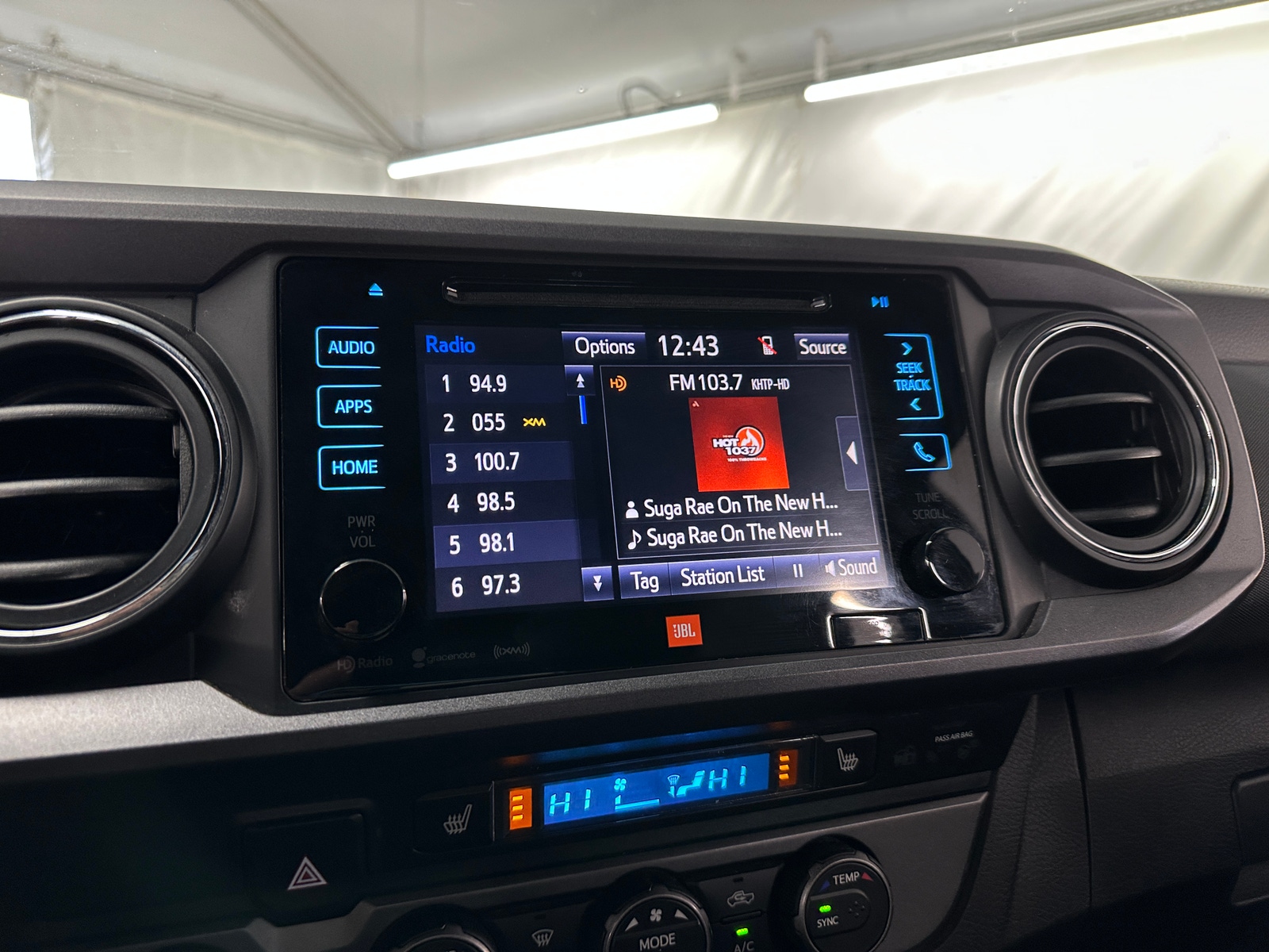 Thumbnail: 2019 Toyota Tacoma - 3