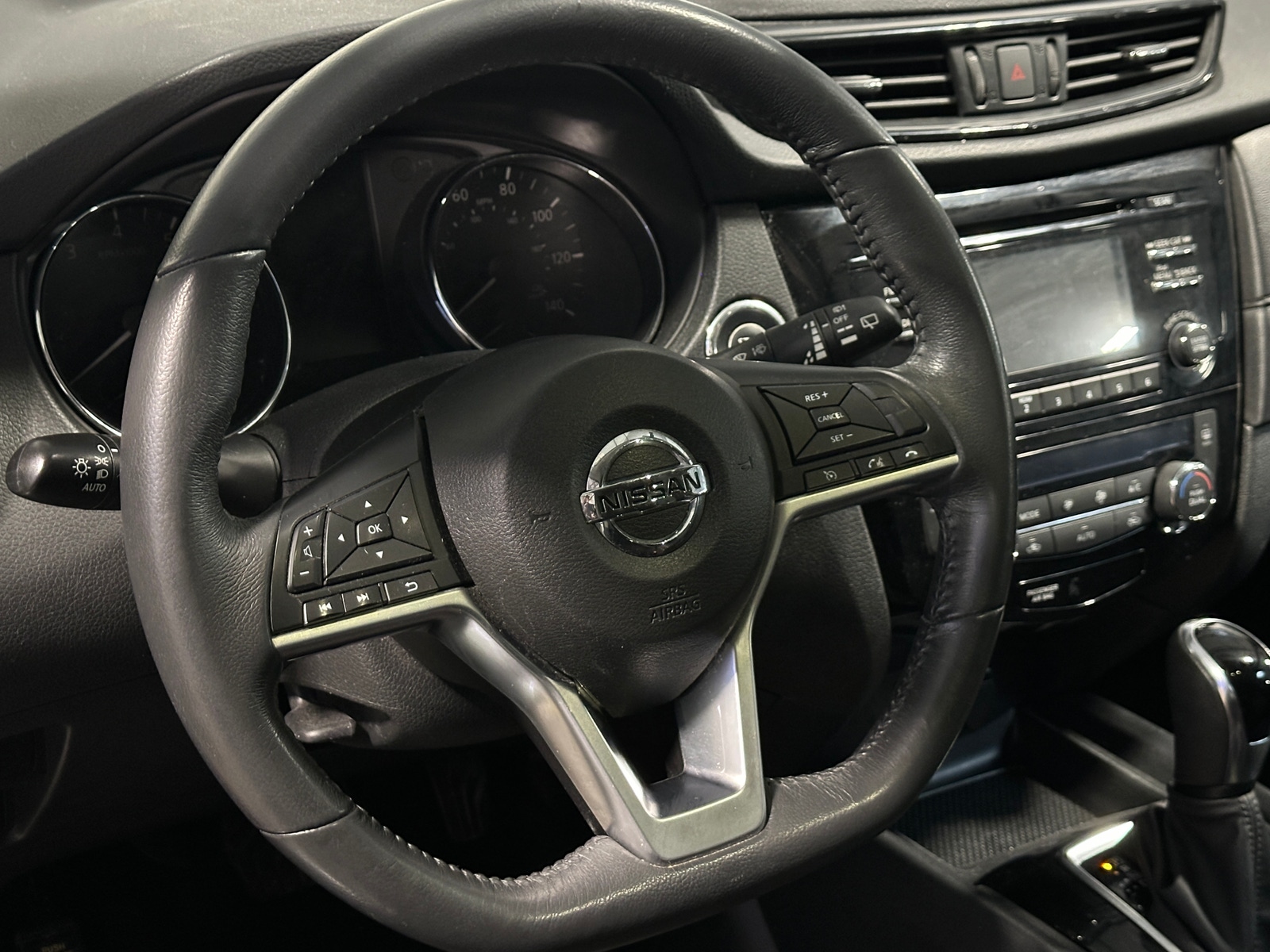 Thumbnail: 2017 Nissan Rogue - 5