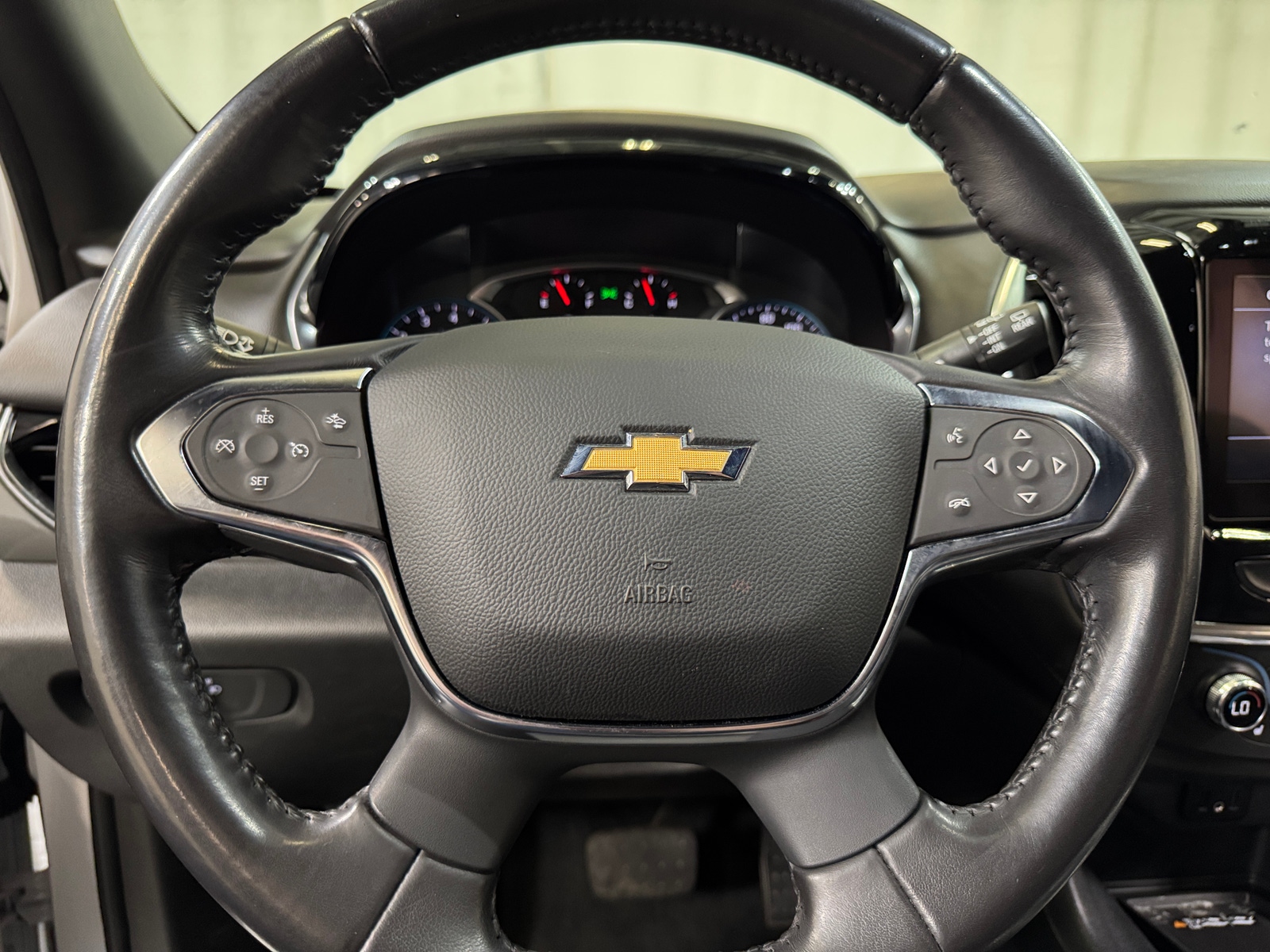 Thumbnail: 2022 Chevrolet Traverse - 5