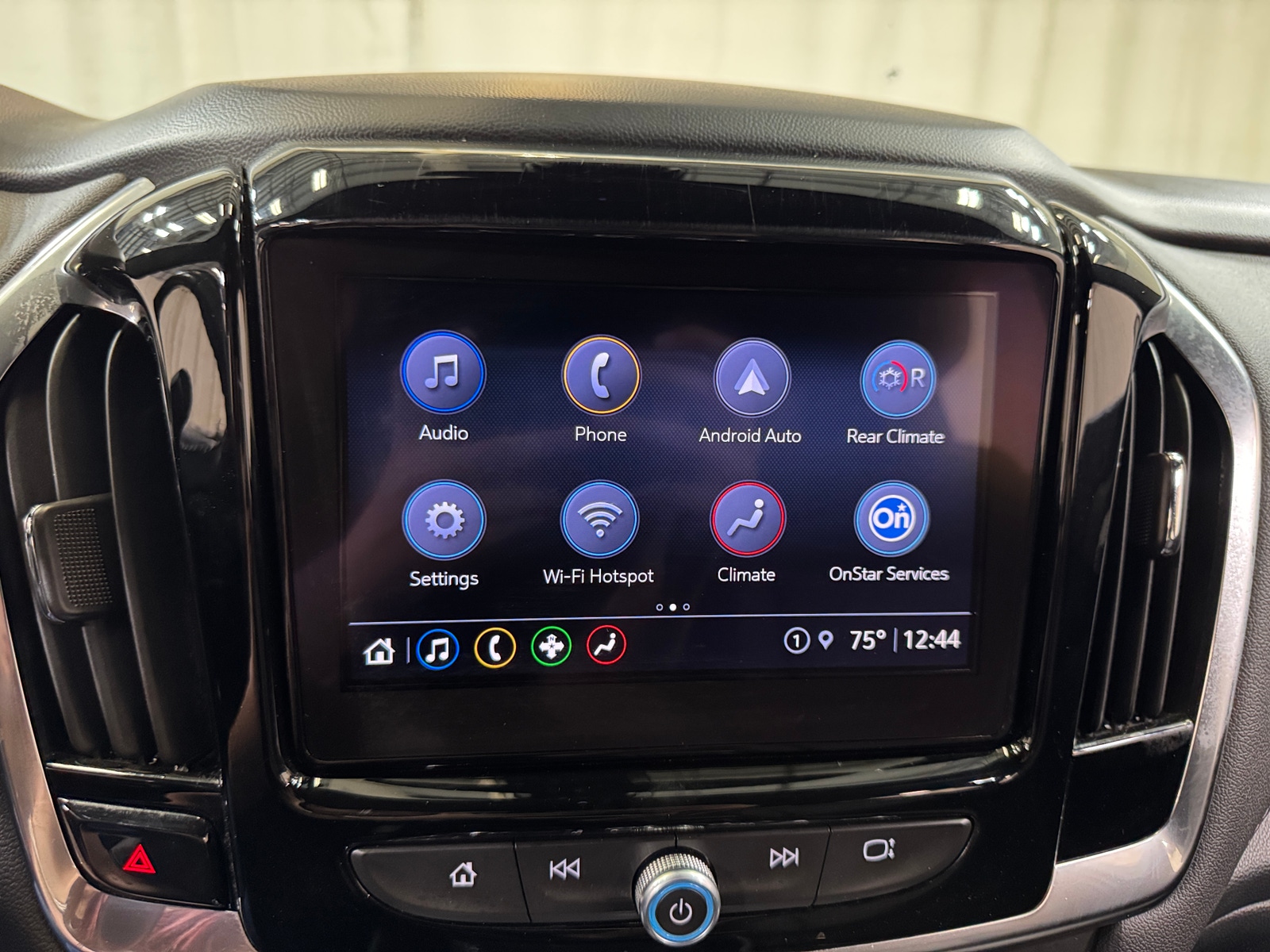 Thumbnail: 2022 Chevrolet Traverse - 4