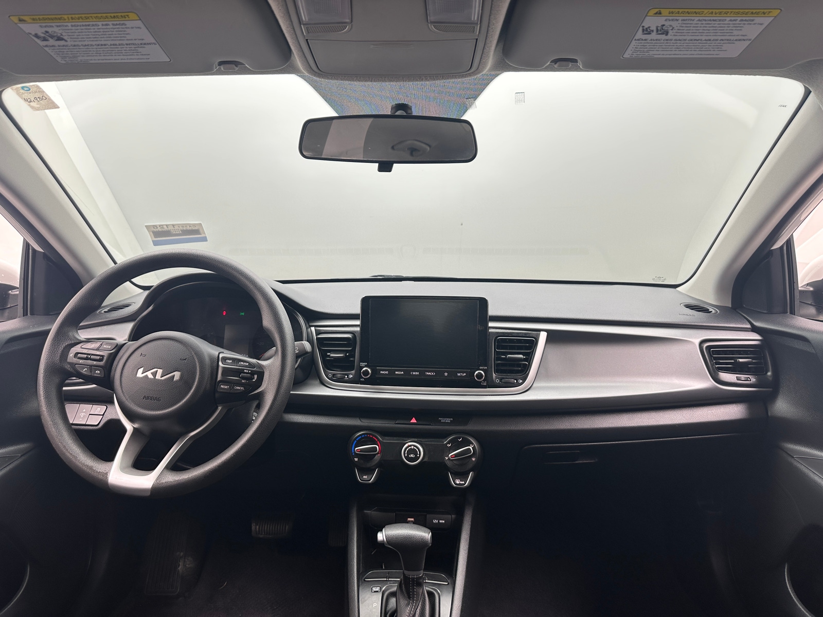 Thumbnail: 2023 Kia Rio - 3