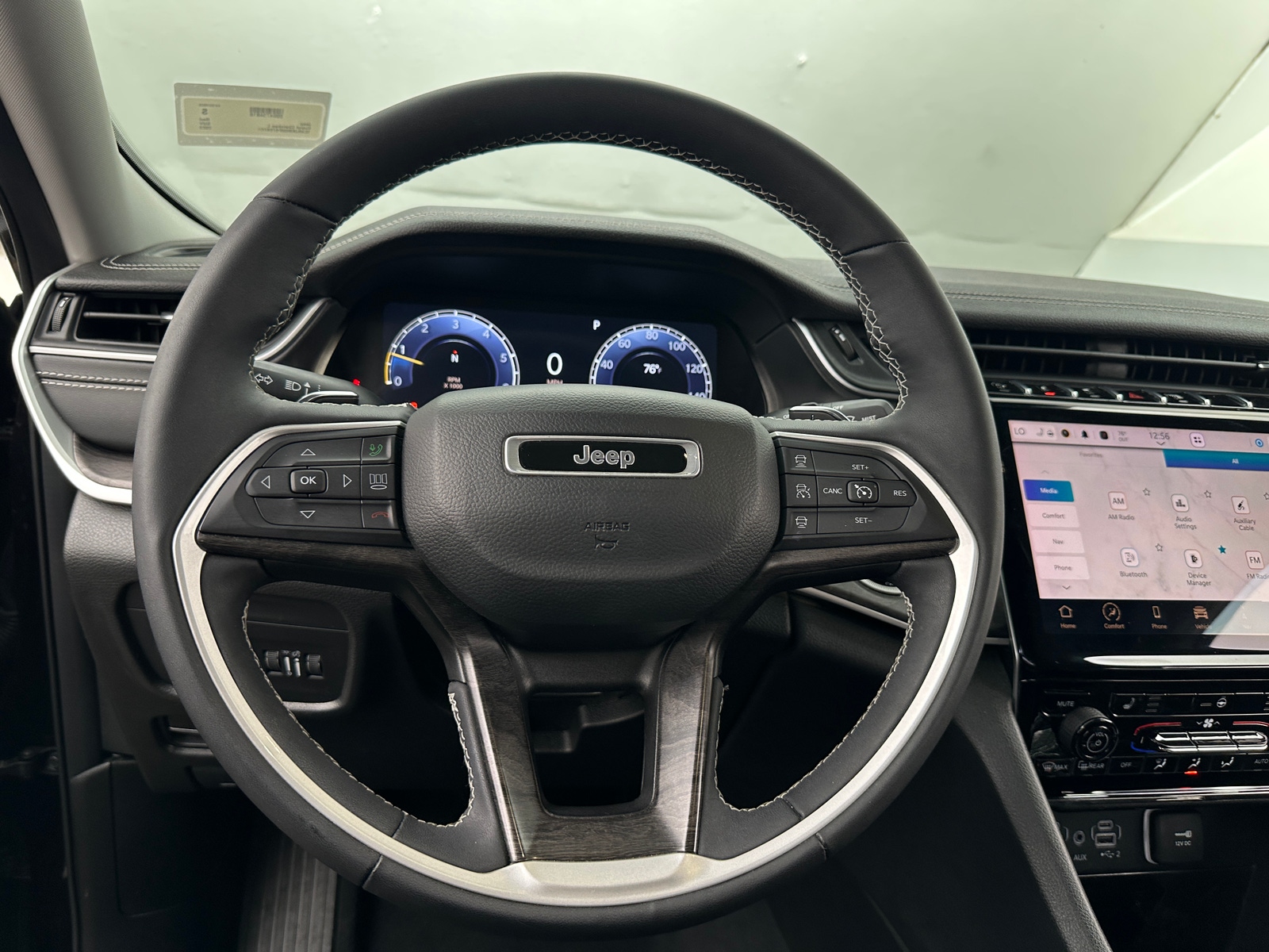 Thumbnail: 2023 Jeep Grand Cherokee L - 4