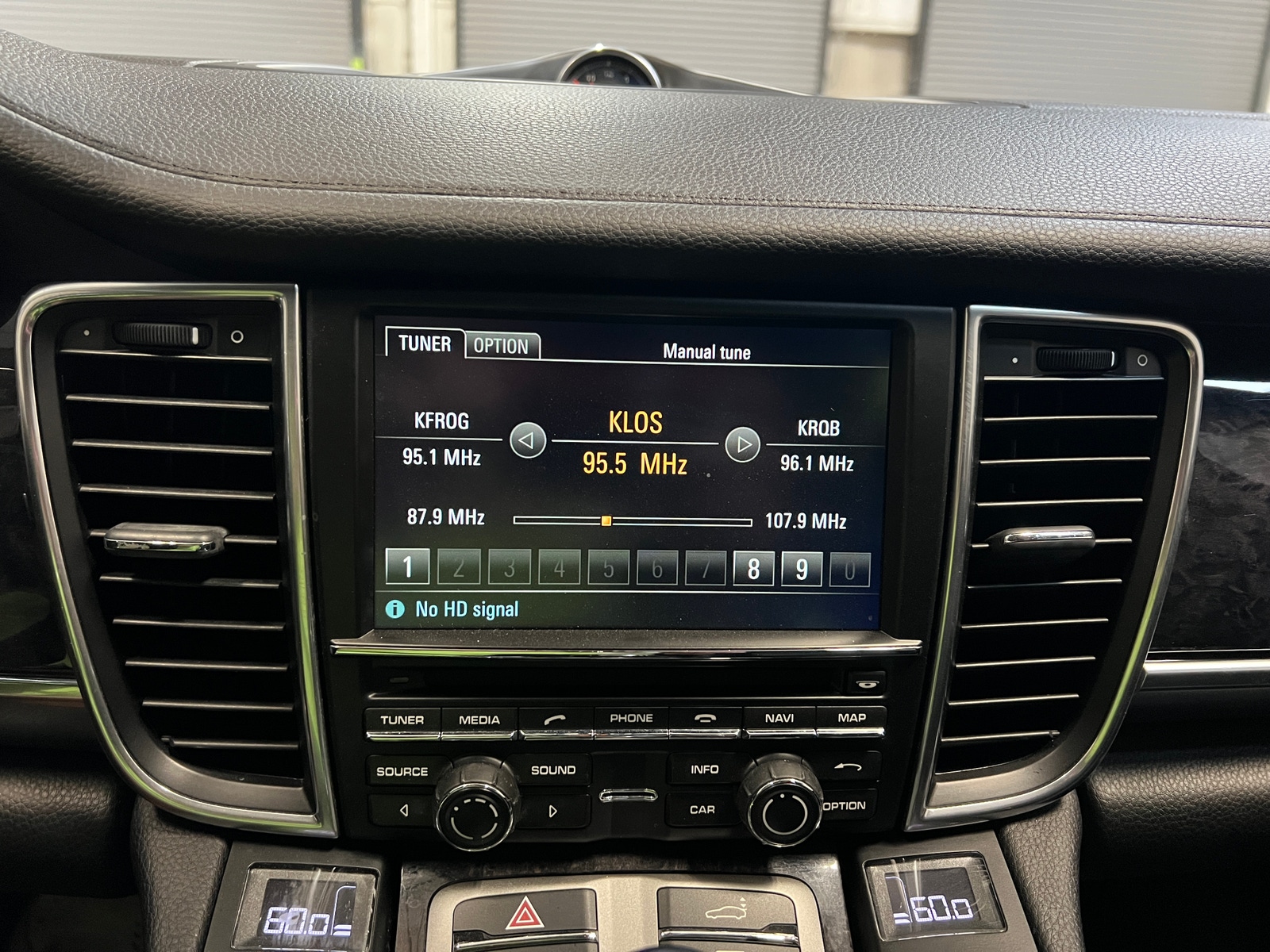 Thumbnail: 2016 Porsche Panamera - 3