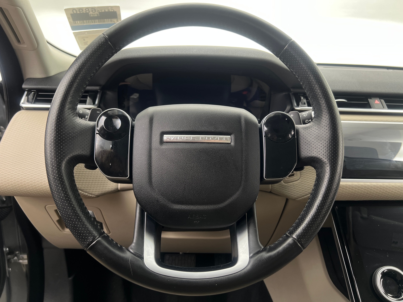 Thumbnail: 2018 Land Rover Range Rover Velar - 4