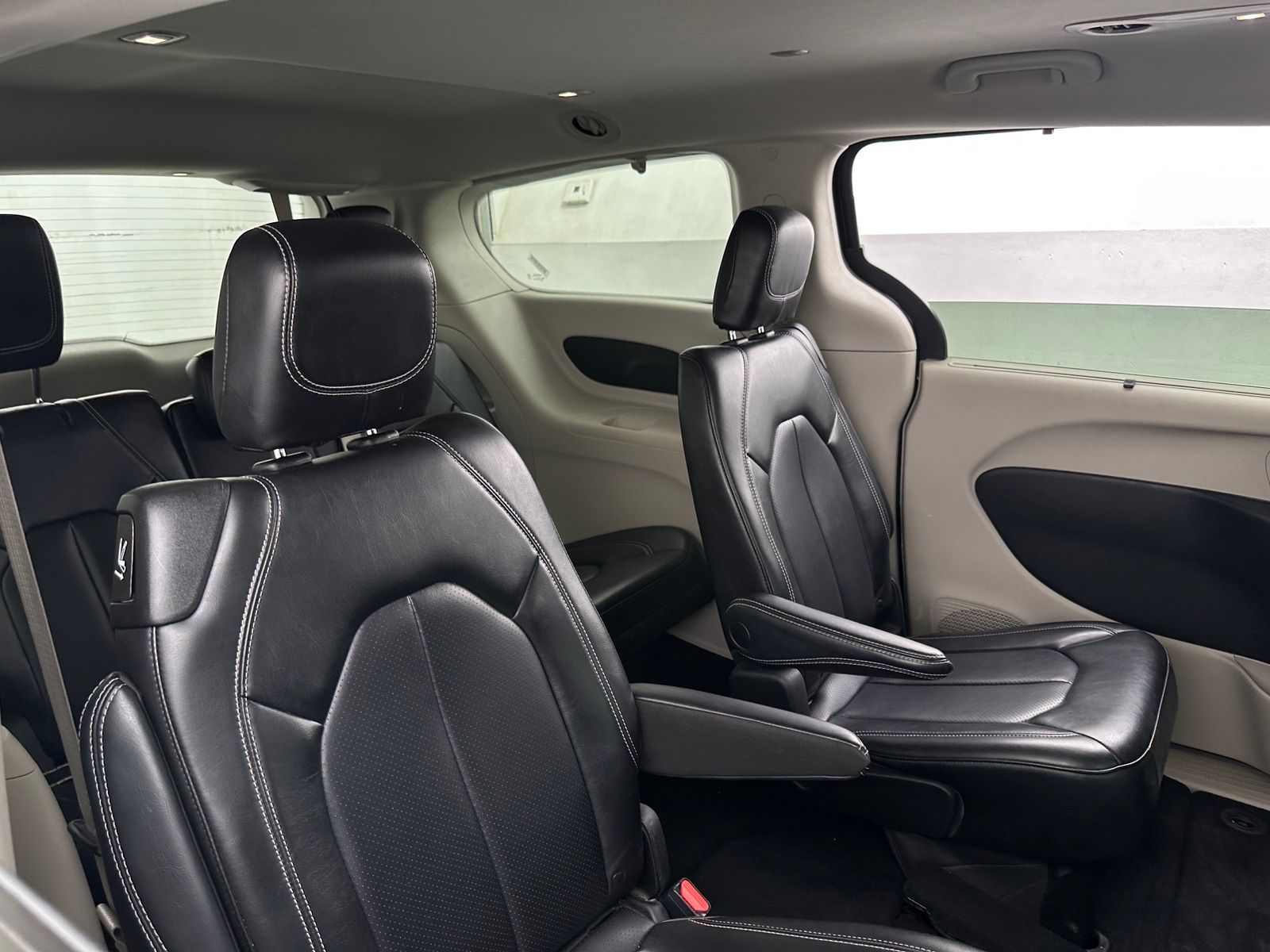 Thumbnail: 2023 Chrysler Pacifica - 5
