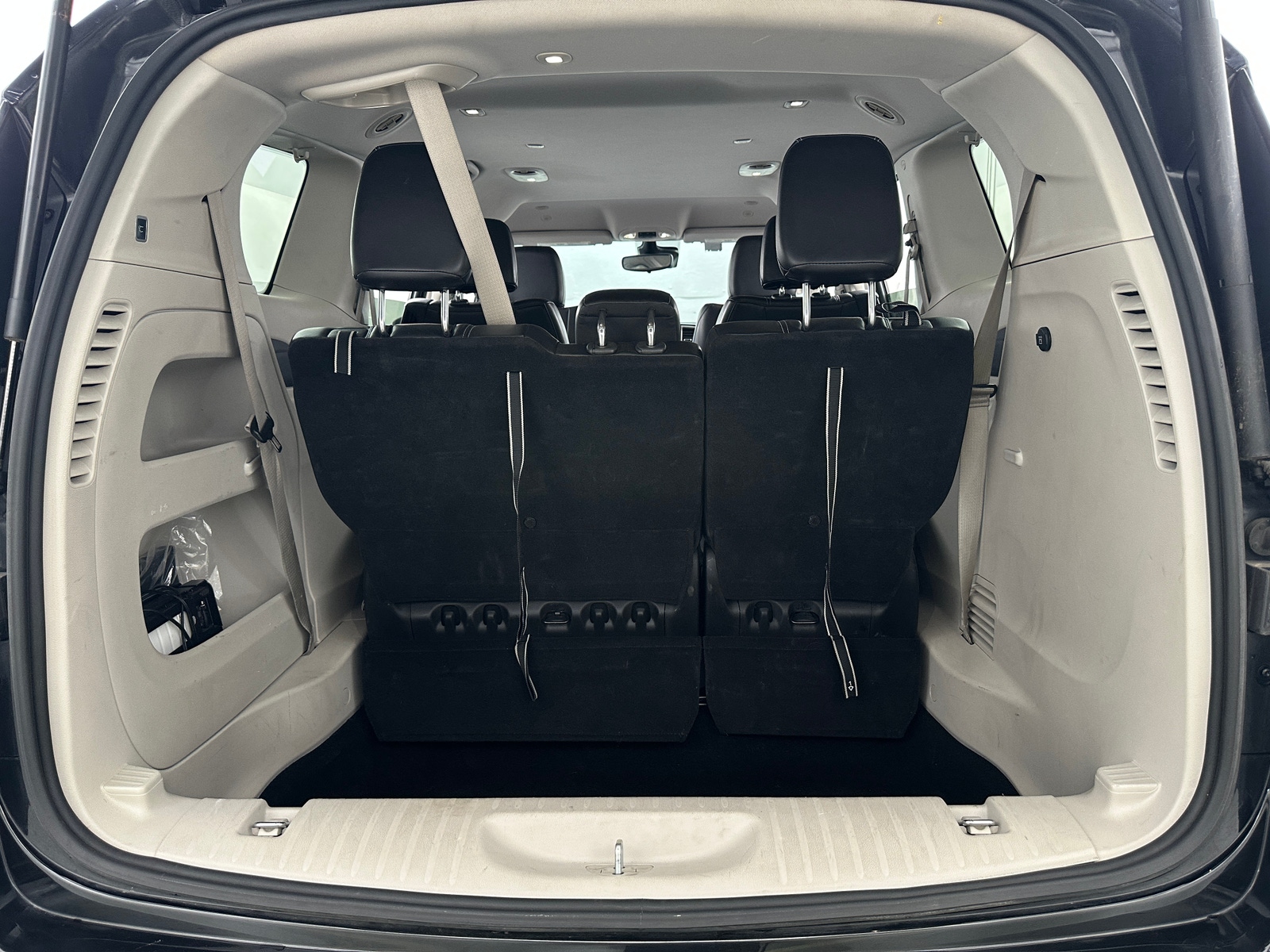 Thumbnail: 2023 Chrysler Pacifica - 6