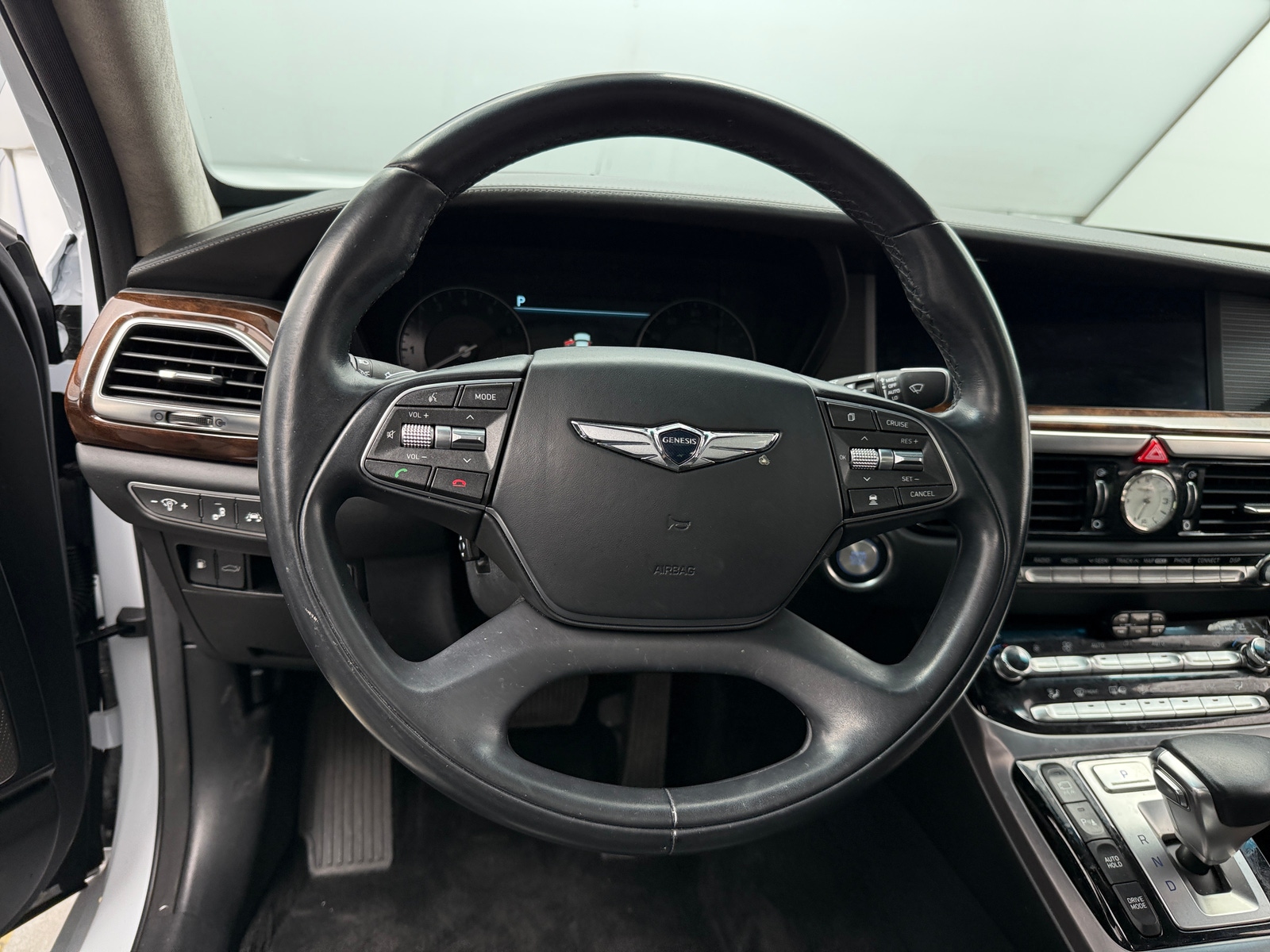 Thumbnail: 2018 Genesis G90 - 4