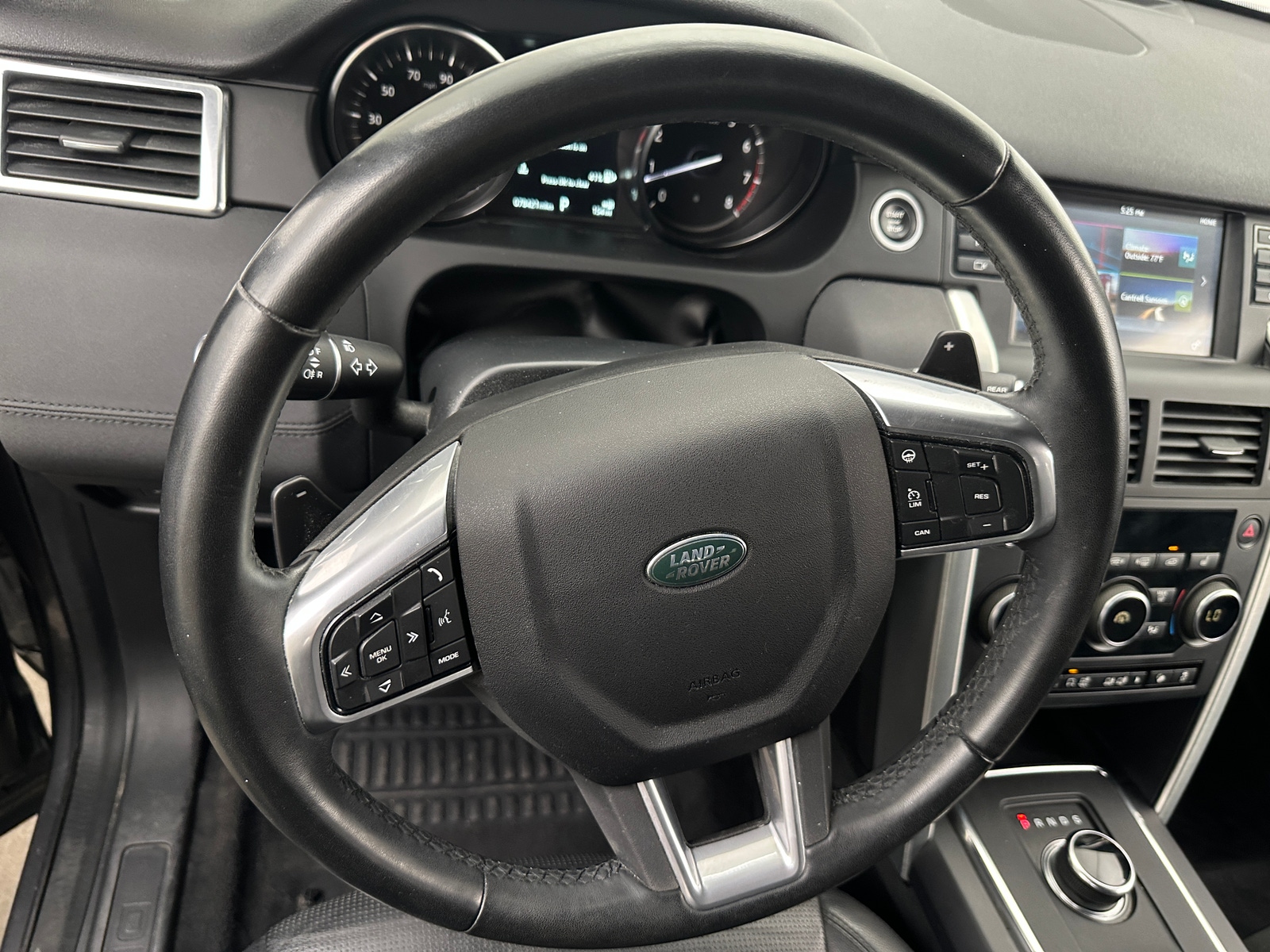 Thumbnail: 2019 Land Rover Discovery Sport - 4
