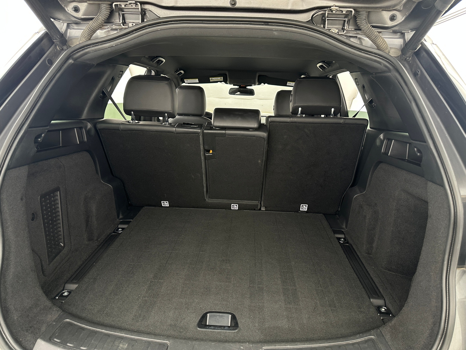 Thumbnail: 2019 Land Rover Discovery Sport - 6