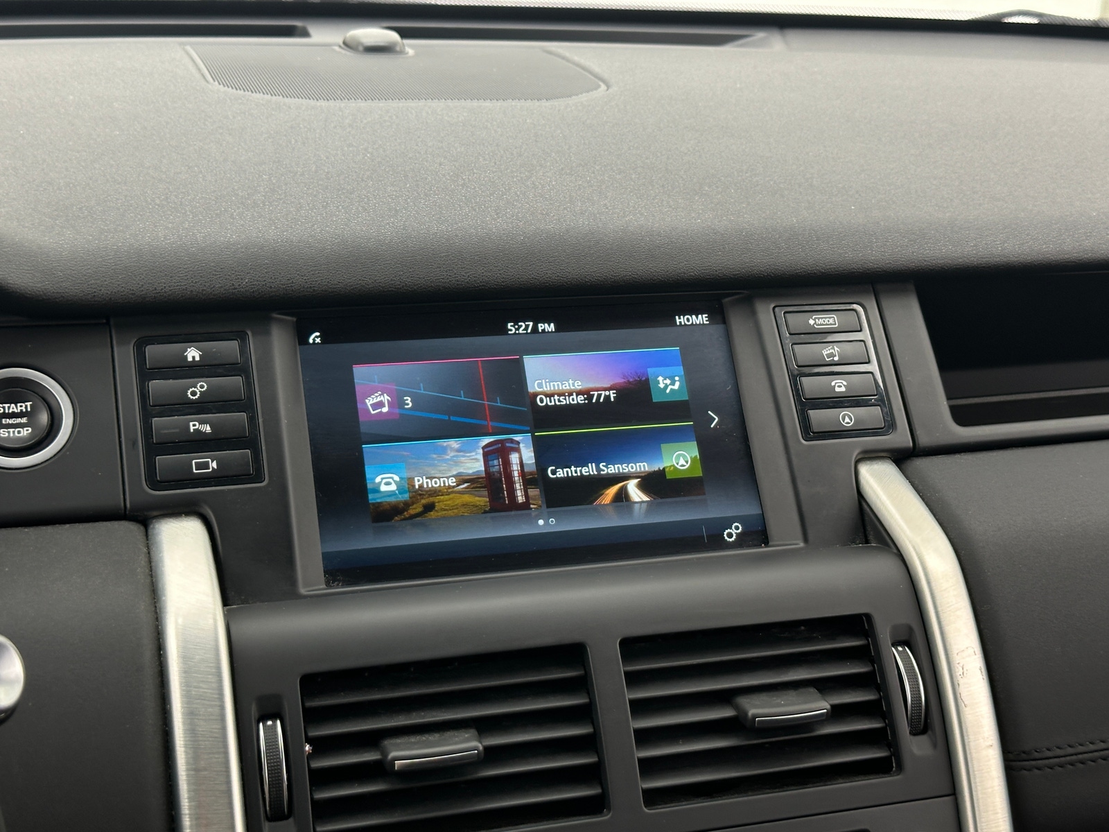 Thumbnail: 2019 Land Rover Discovery Sport - 3