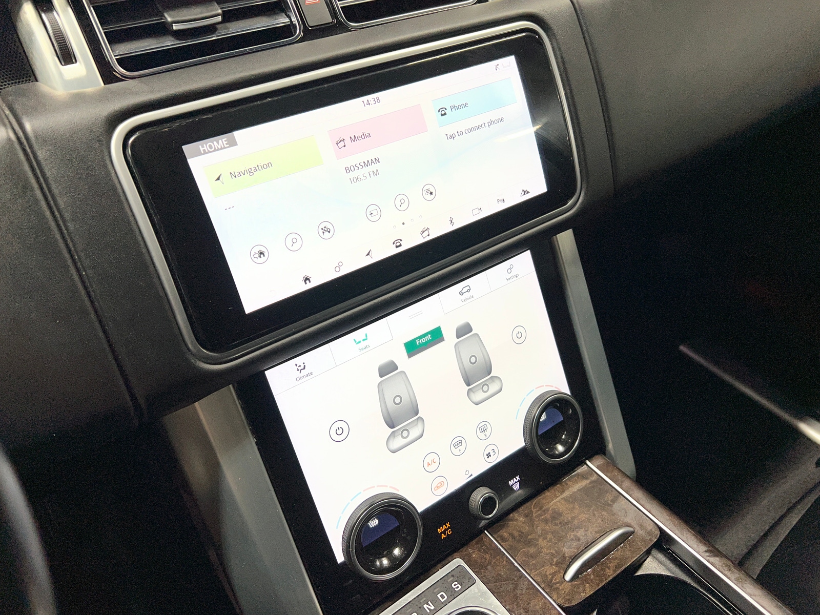Thumbnail: 2020 Land Rover Range Rover - 3