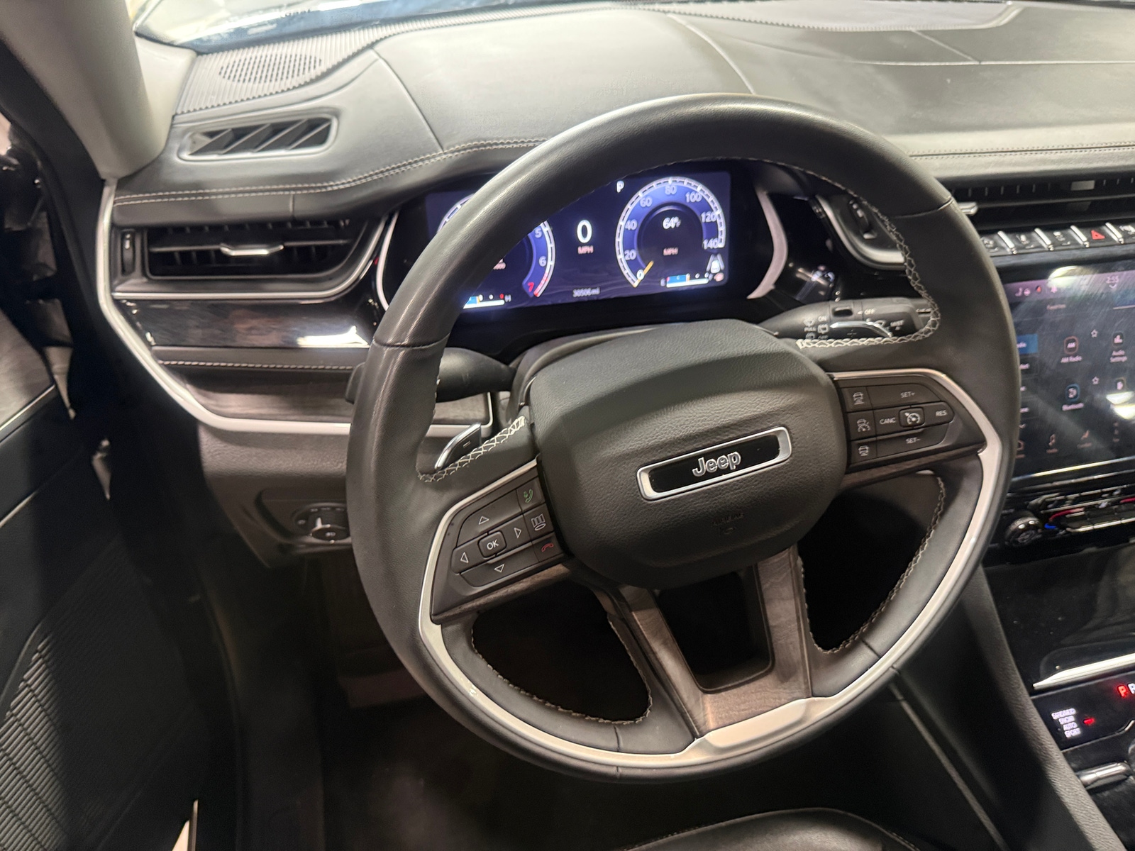 Thumbnail: 2023 Jeep Grand Cherokee L - 4
