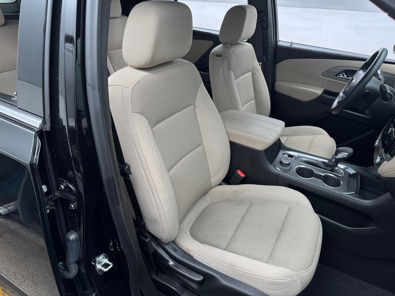 Thumbnail: 2023 Chevrolet Traverse - 2