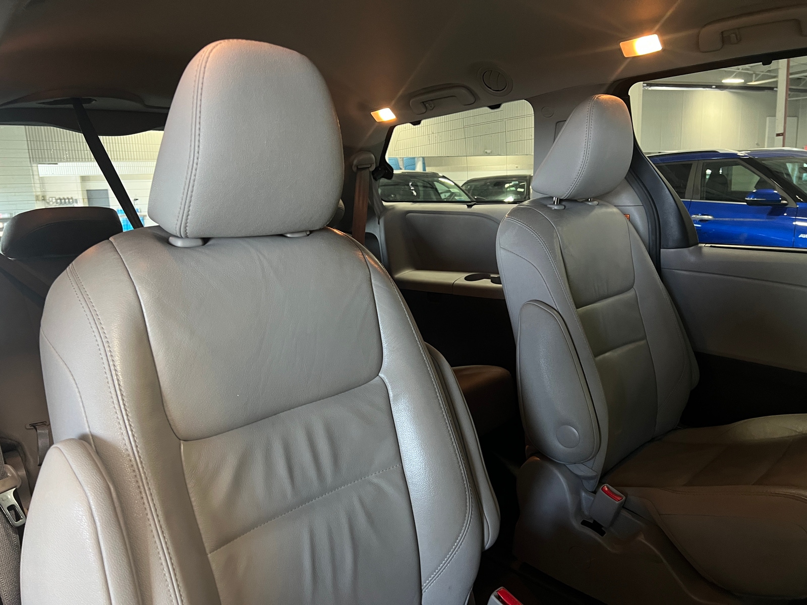 Thumbnail: 2017 Toyota Sienna - 5