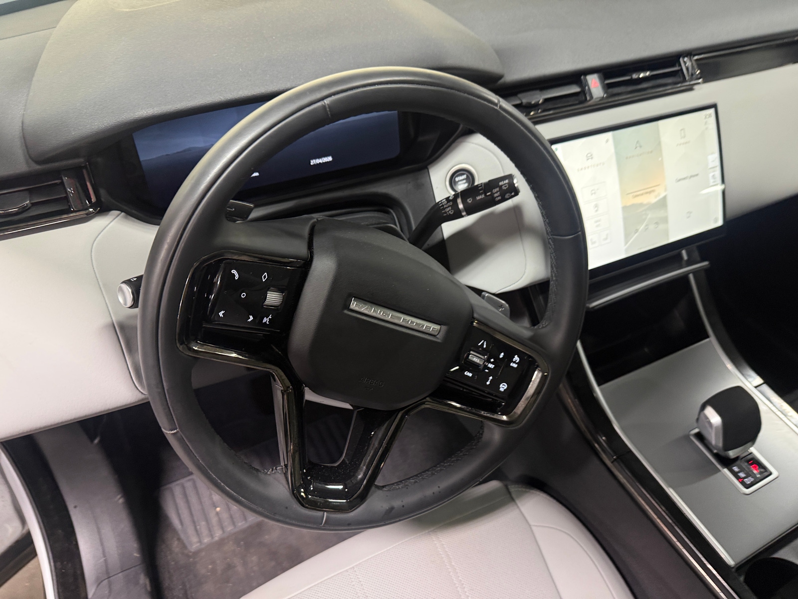 Thumbnail: 2025 Land Rover Range Rover Velar - 4