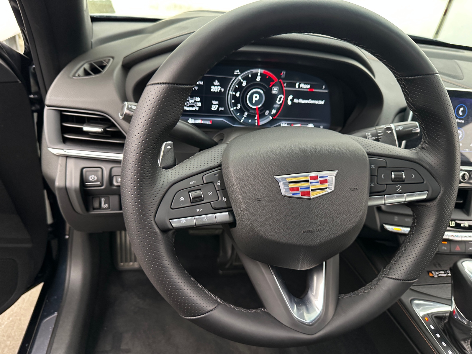 Thumbnail: 2025 Cadillac CT4 - 4