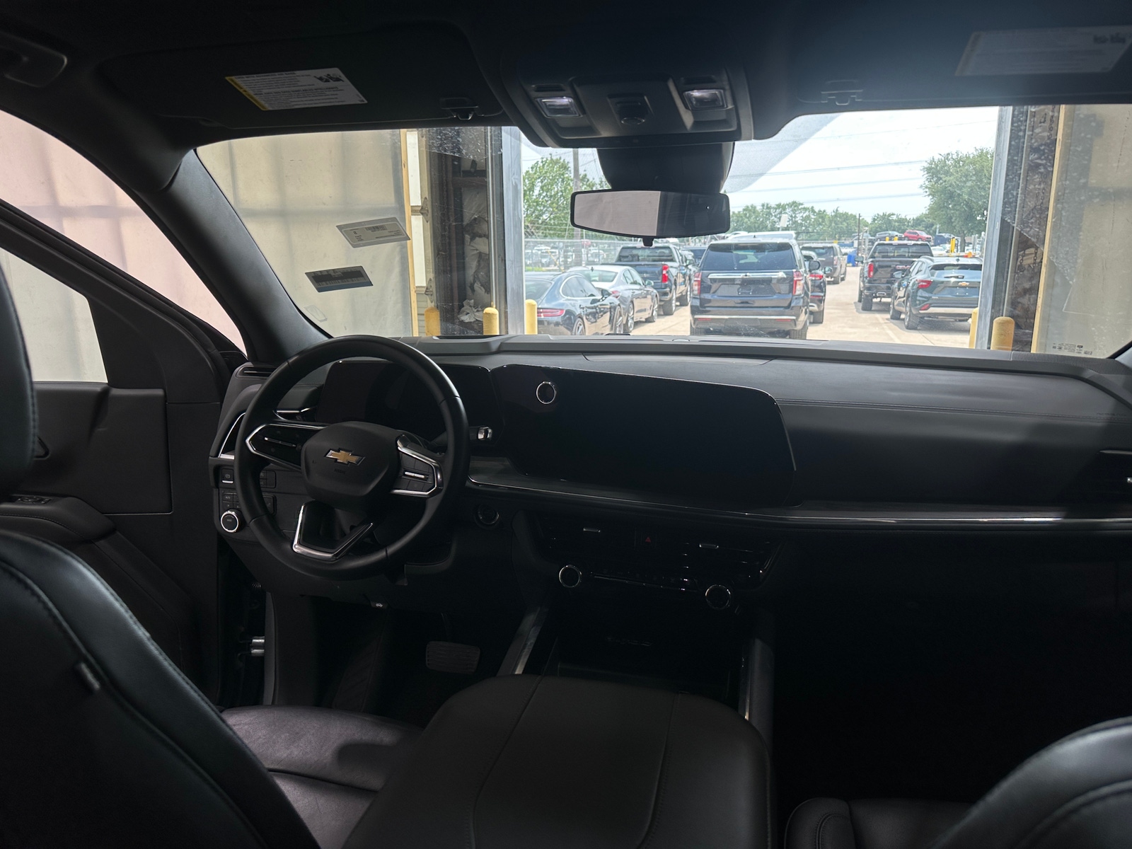 Thumbnail: 2025 Chevrolet Tahoe - 2