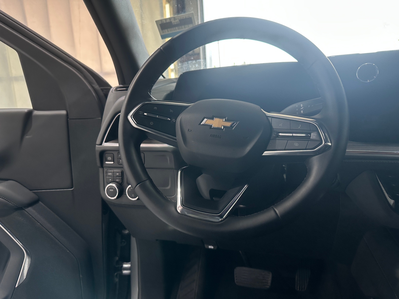 Thumbnail: 2025 Chevrolet Tahoe - 4
