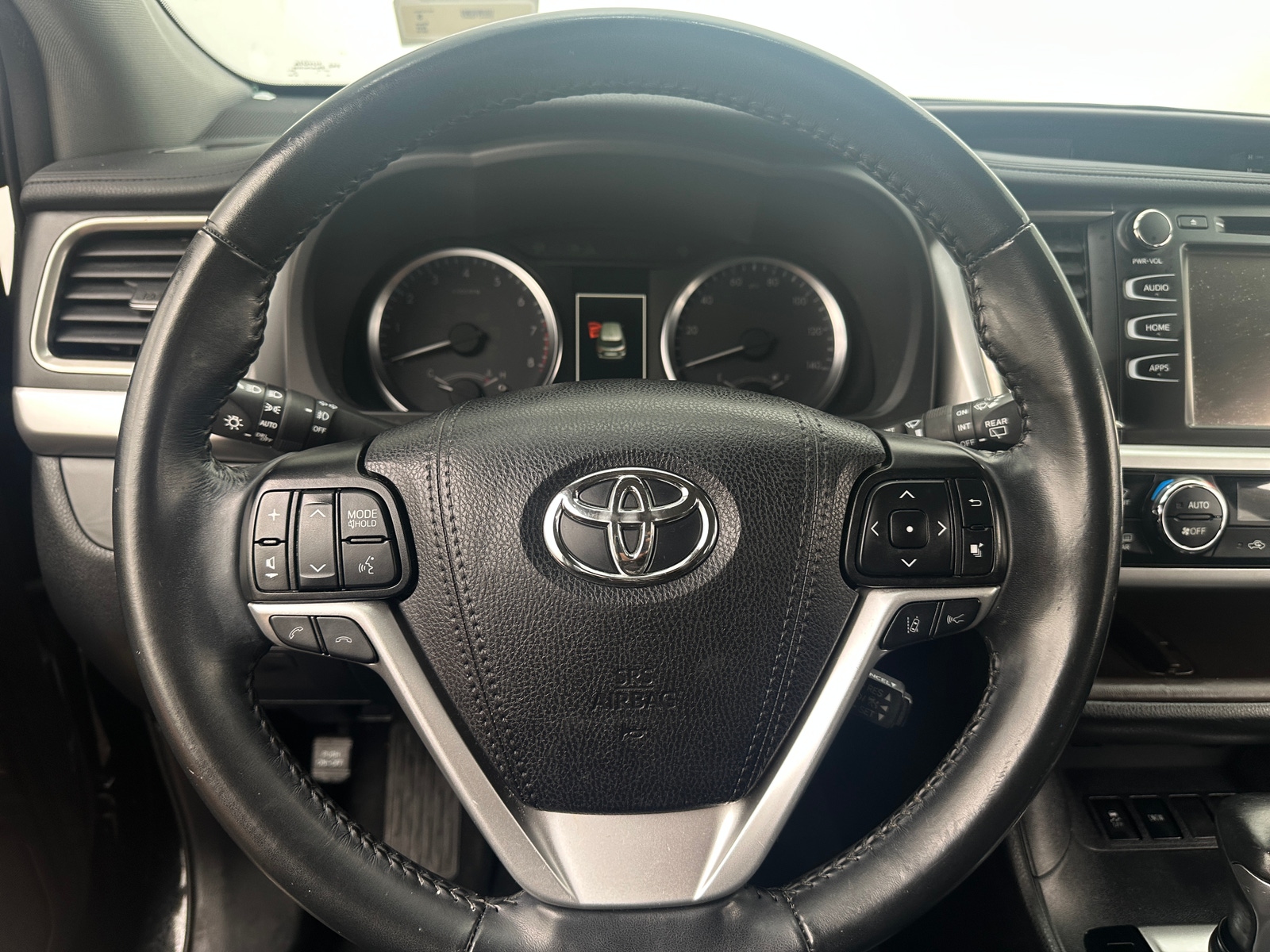 Thumbnail: 2019 Toyota Highlander - 5
