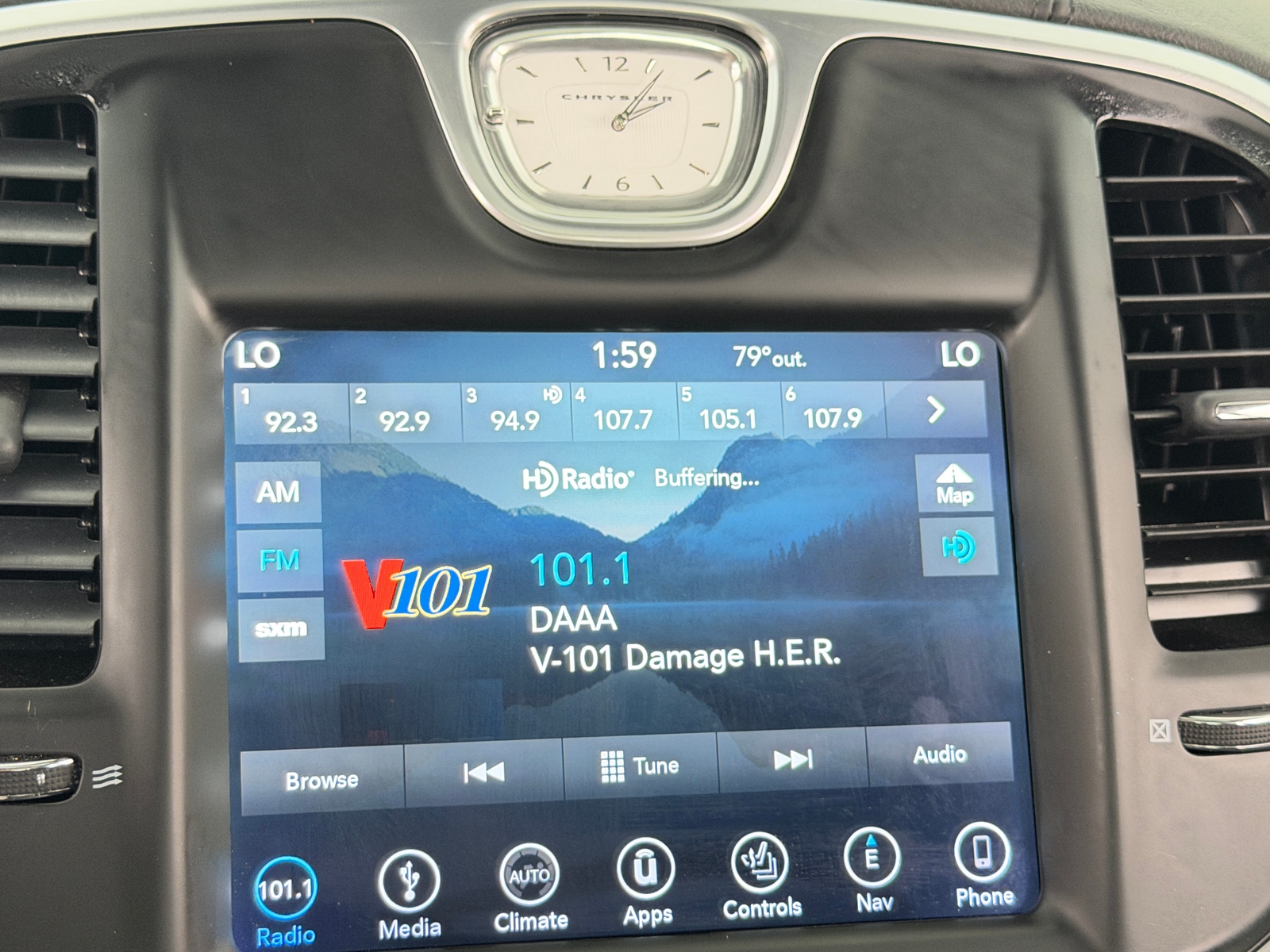 Thumbnail: 2018 Chrysler 300 - 4