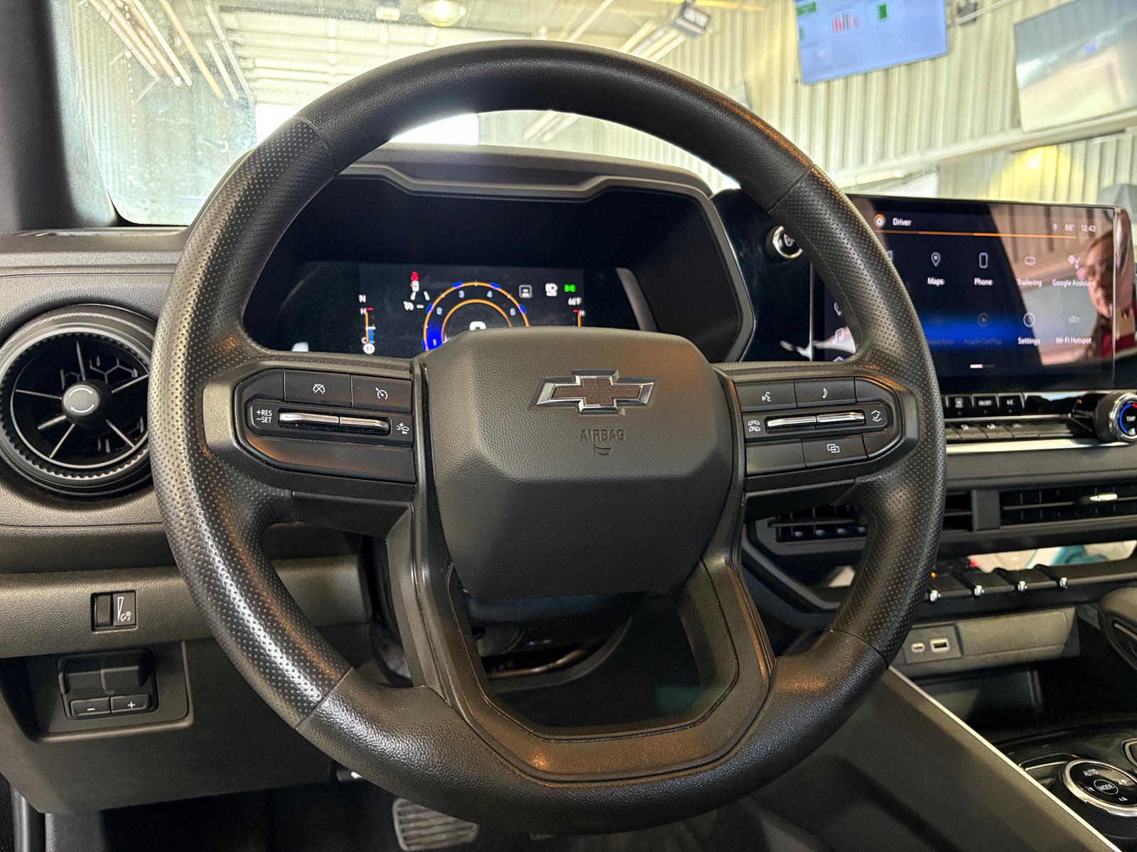 Thumbnail: 2023 Chevrolet Colorado - 5