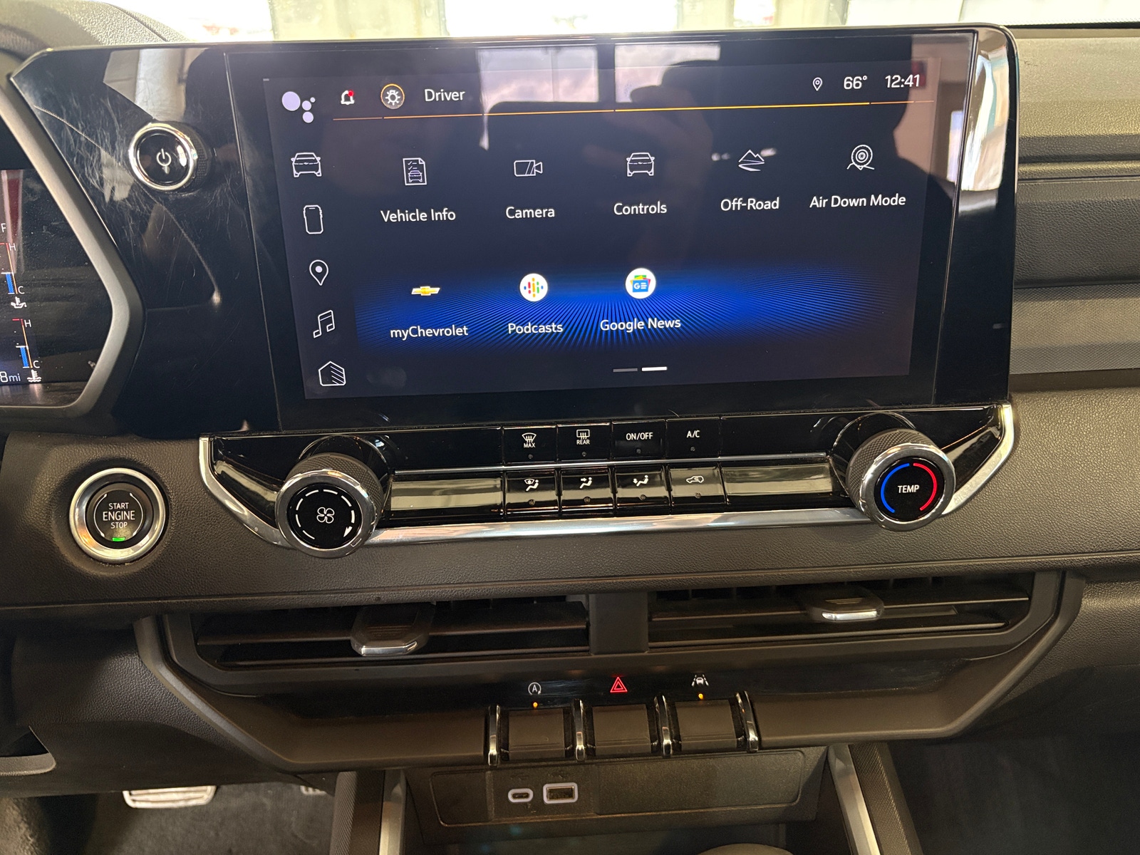 Thumbnail: 2023 Chevrolet Colorado - 4