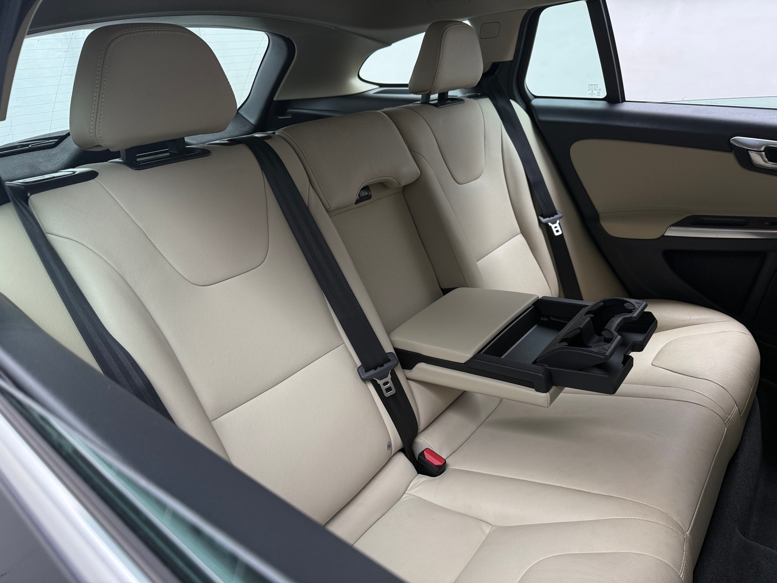 Thumbnail: 2017 Volvo V60 - 5