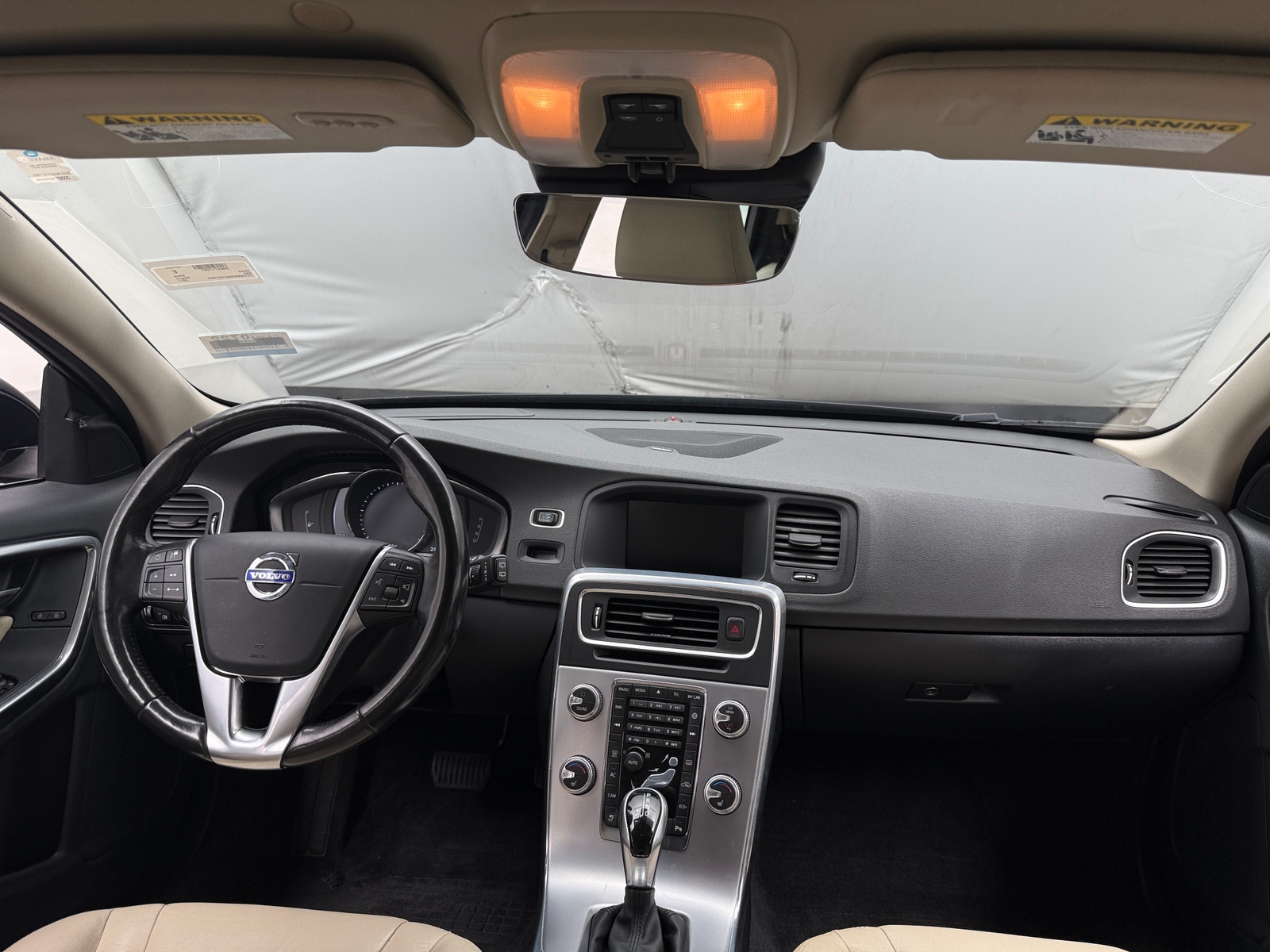 Thumbnail: 2017 Volvo V60 - 2