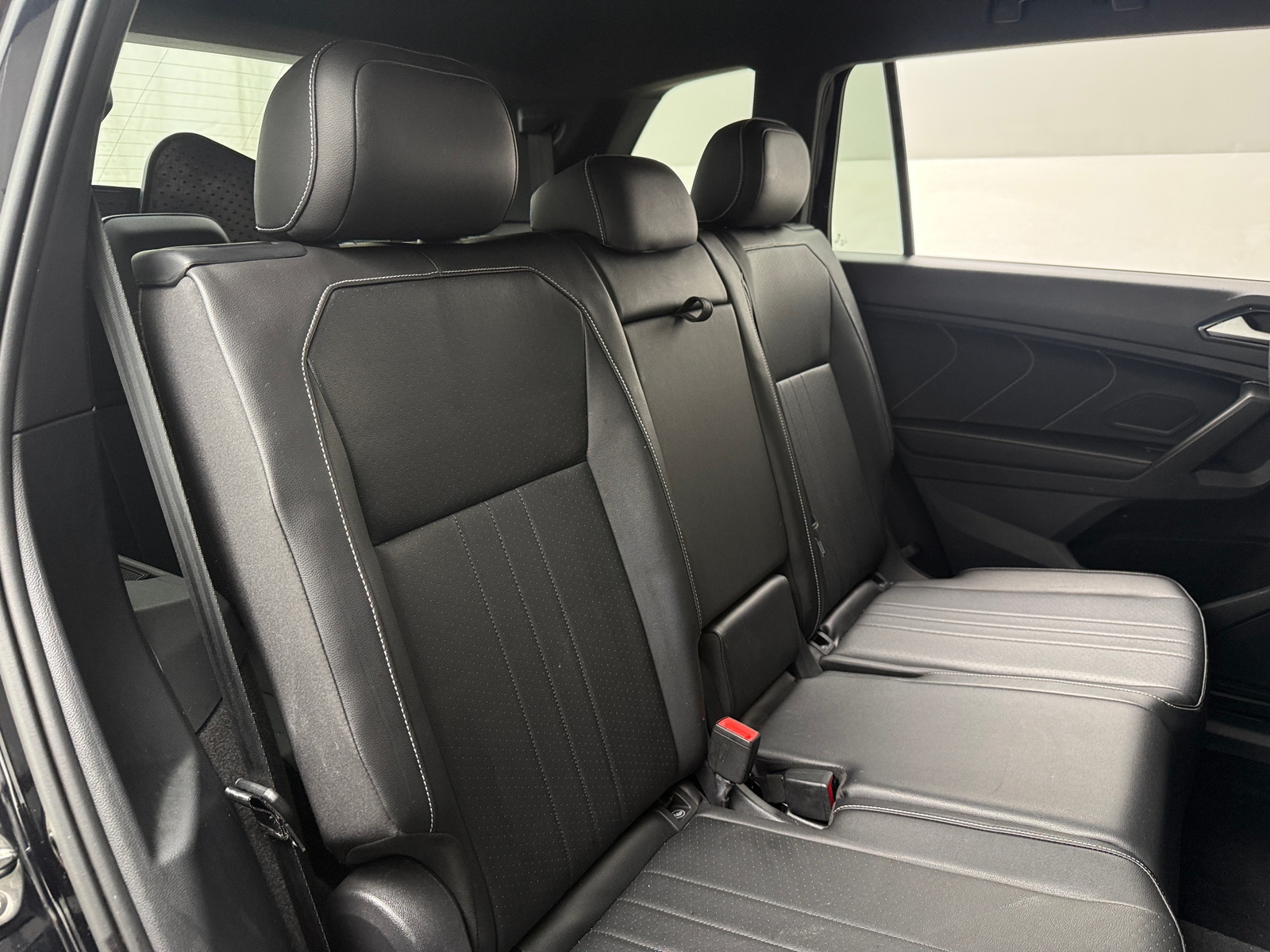 Thumbnail: 2022 Volkswagen Tiguan - 5