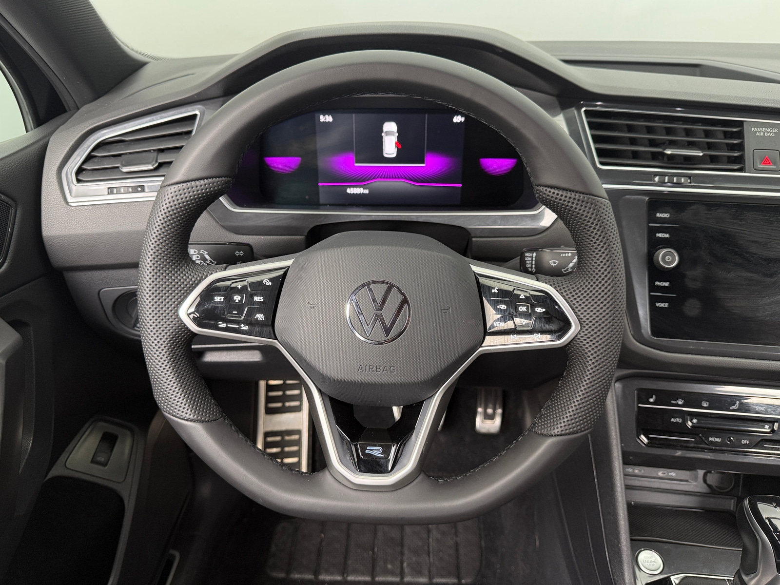 Thumbnail: 2022 Volkswagen Tiguan - 4