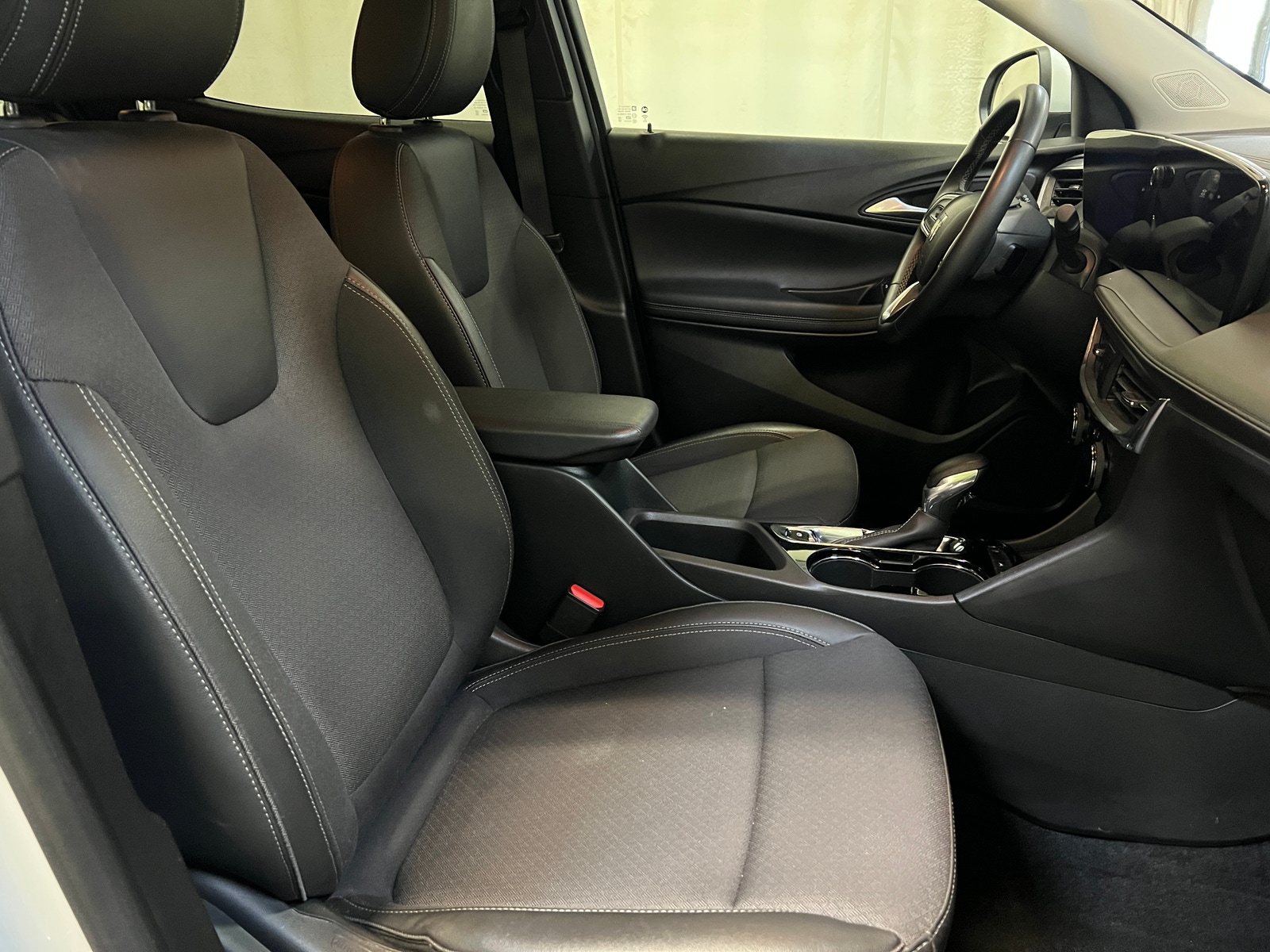 Thumbnail: 2025 Buick Encore GX - 2
