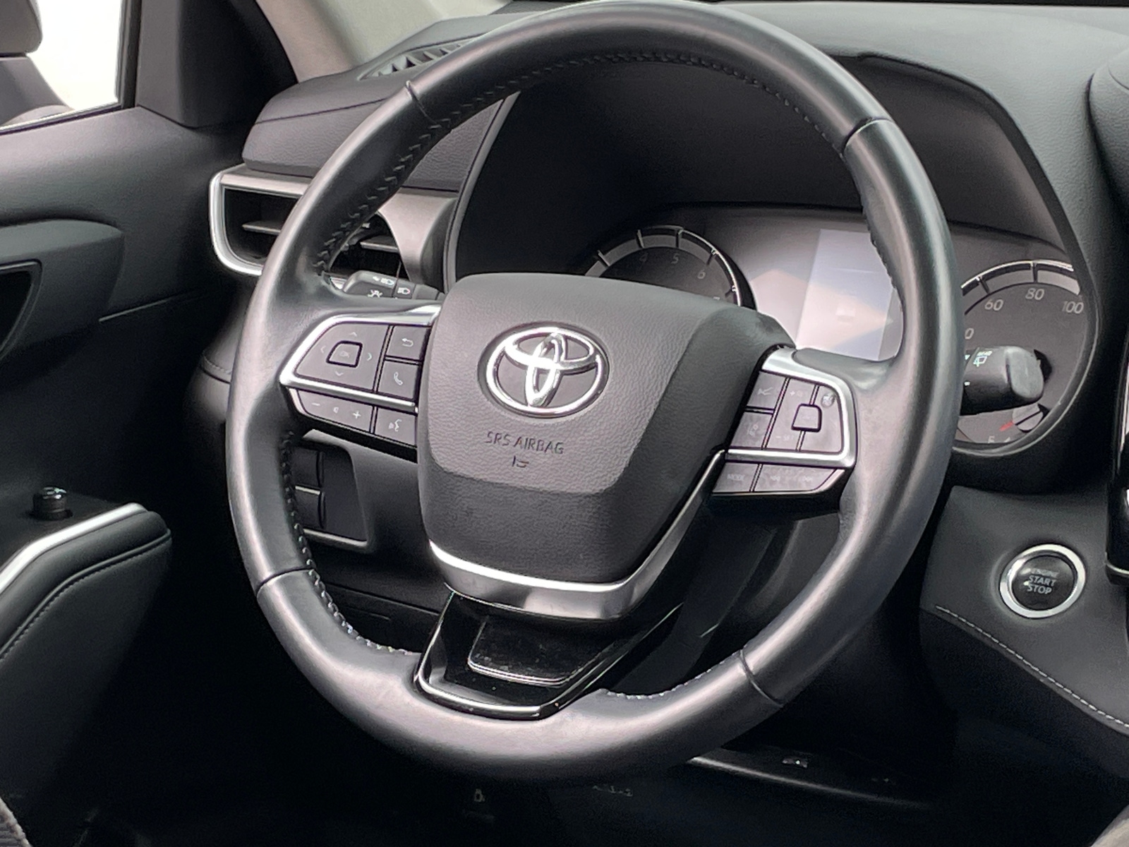 Thumbnail: 2021 Toyota Highlander - 5