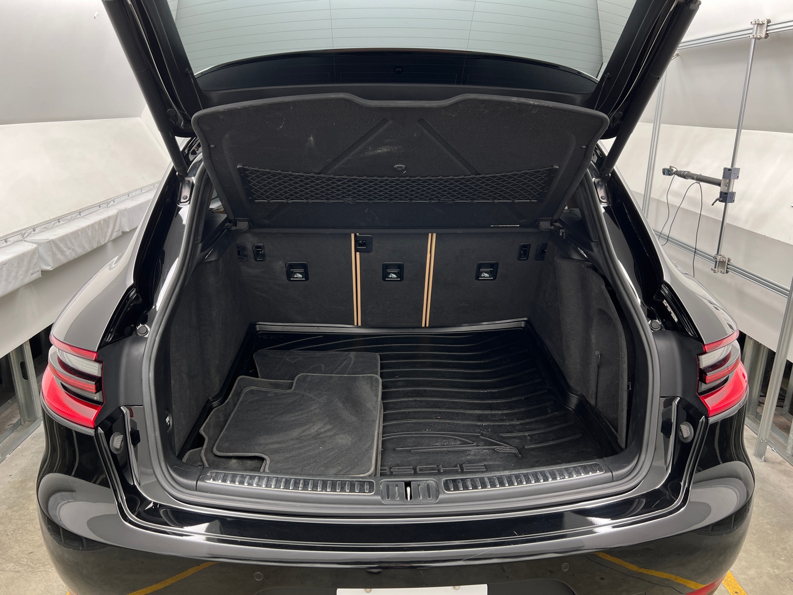 Thumbnail: 2018 Porsche Macan - 6