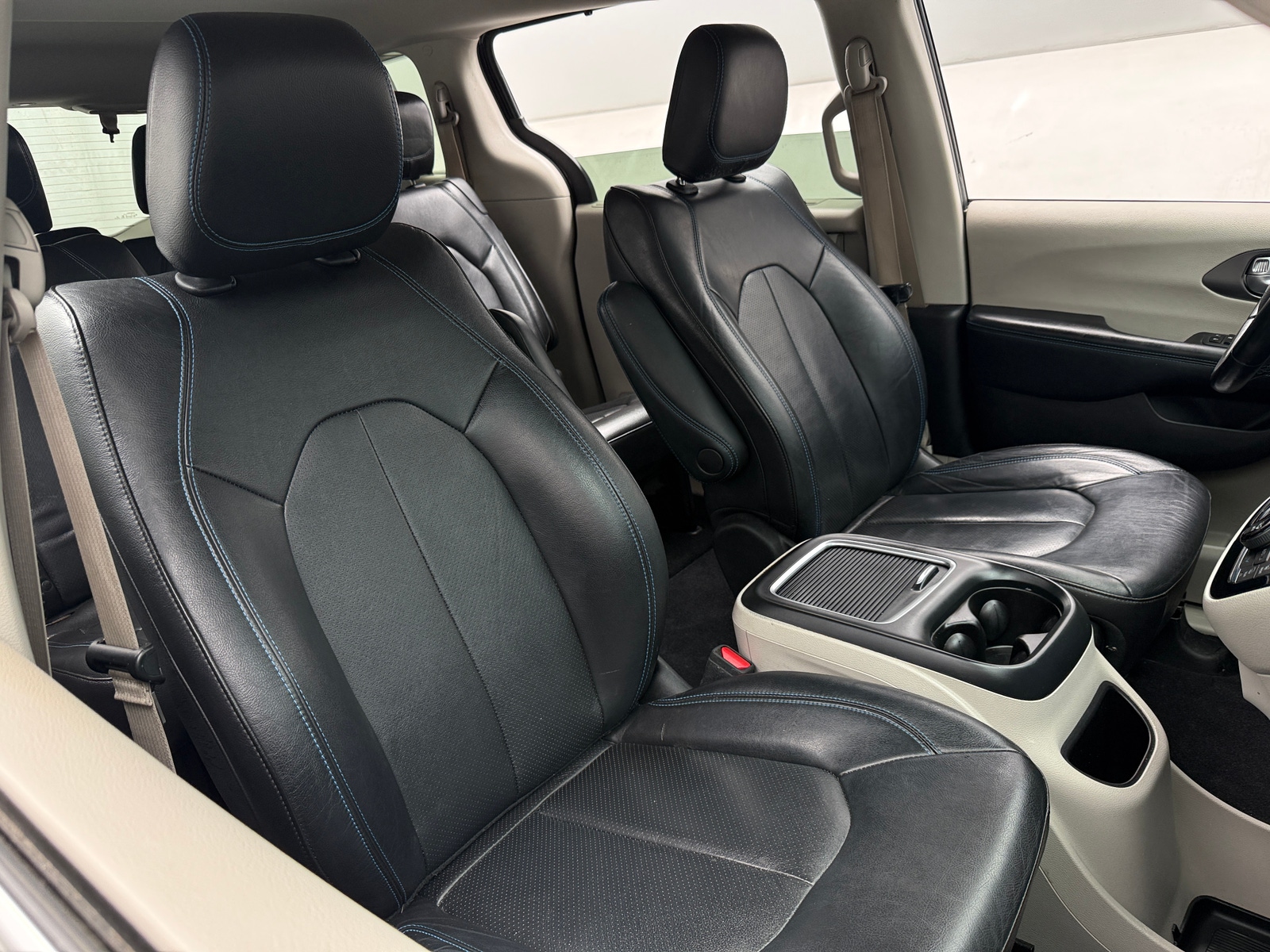 Thumbnail: 2021 Chrysler Pacifica - 5