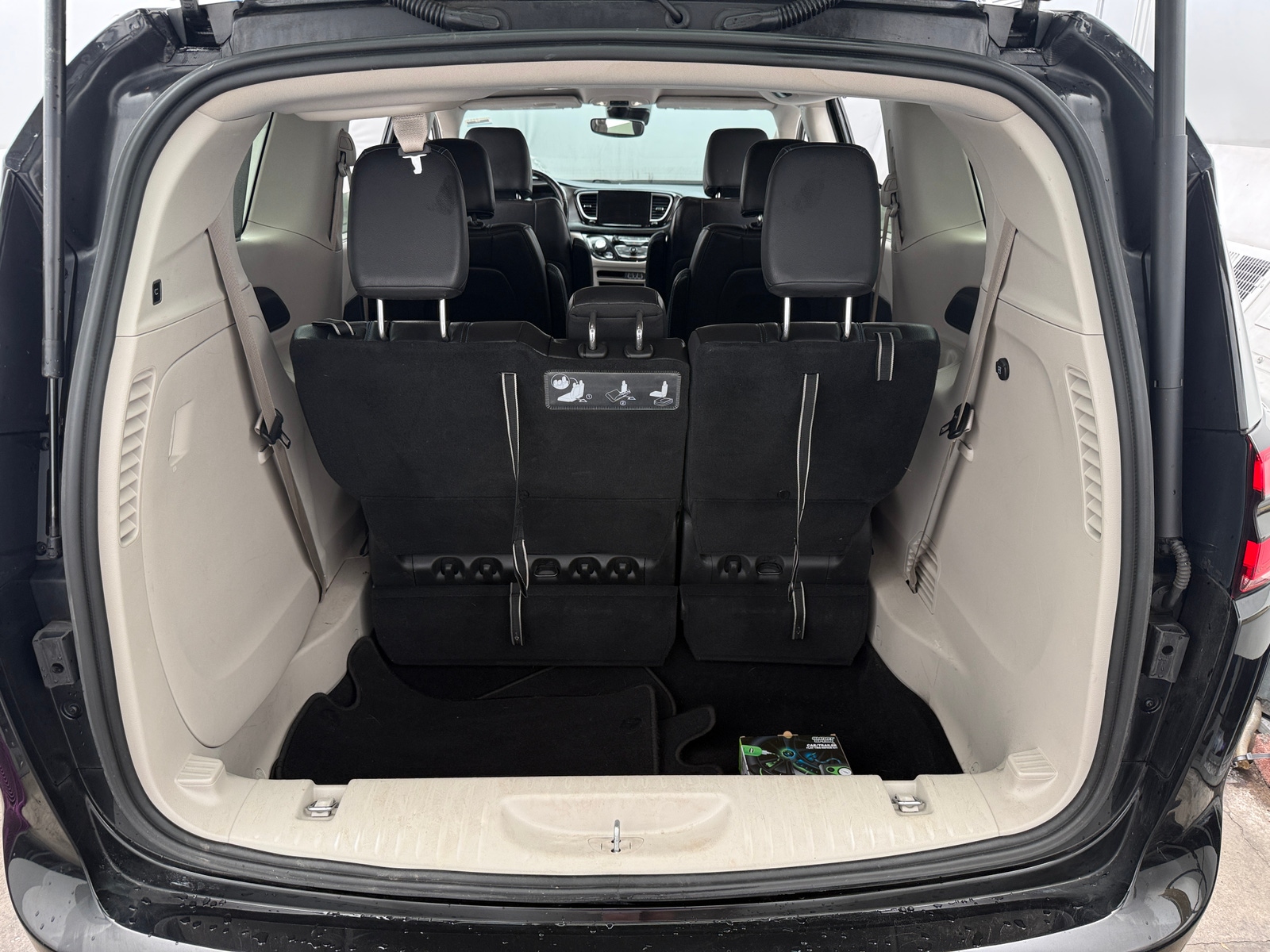 Thumbnail: 2021 Chrysler Pacifica - 6