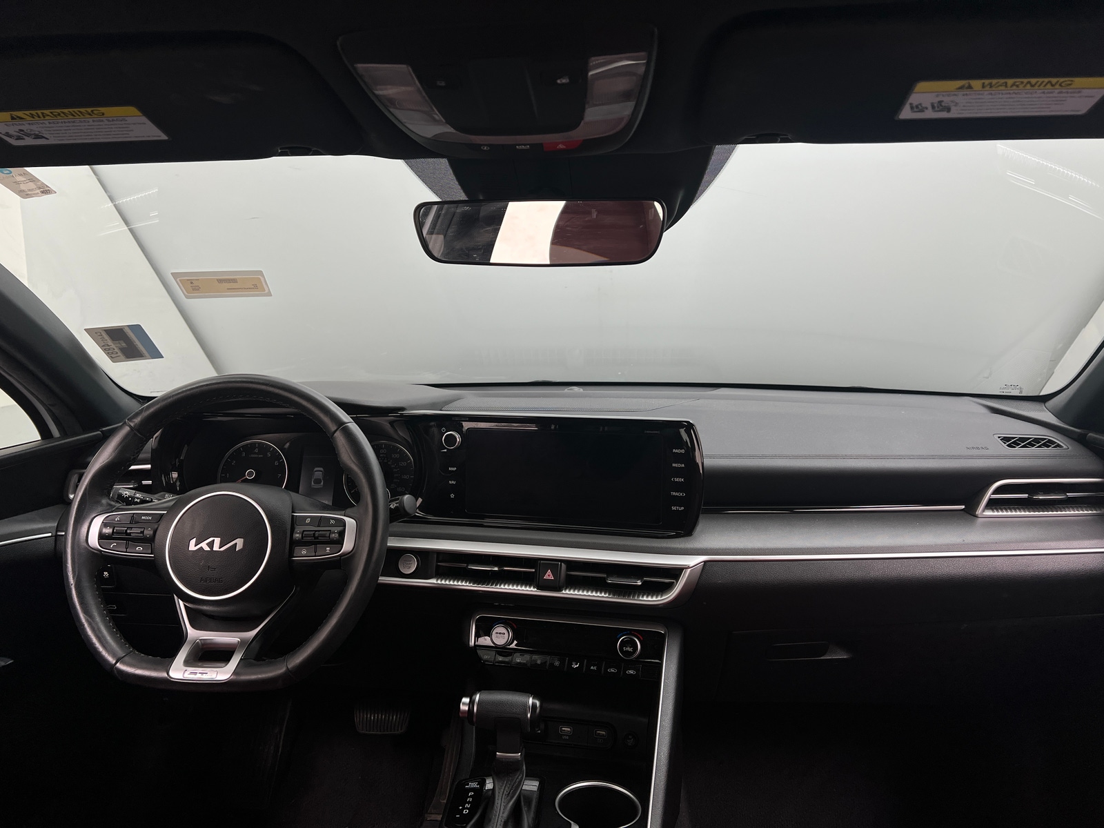 Thumbnail: 2023 Kia K5 - 2