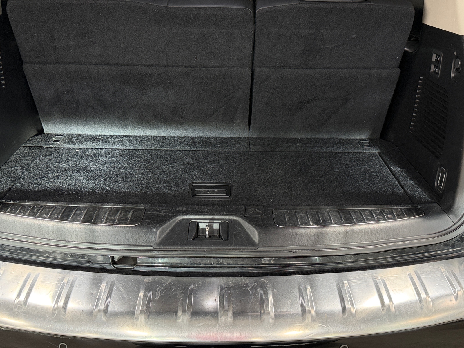 Thumbnail: 2017 INFINITI QX80 - 6