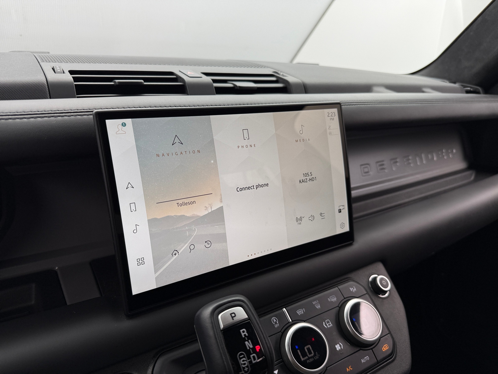 Thumbnail: 2025 Land Rover Defender - 3
