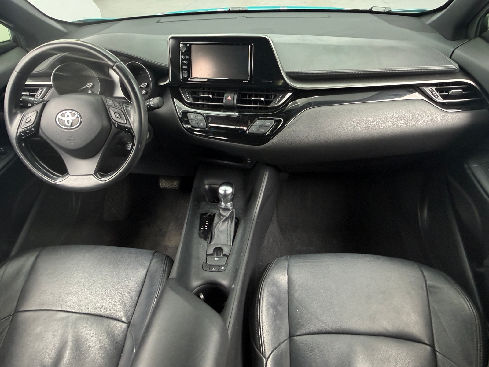 Thumbnail: 2018 Toyota C-HR - 2