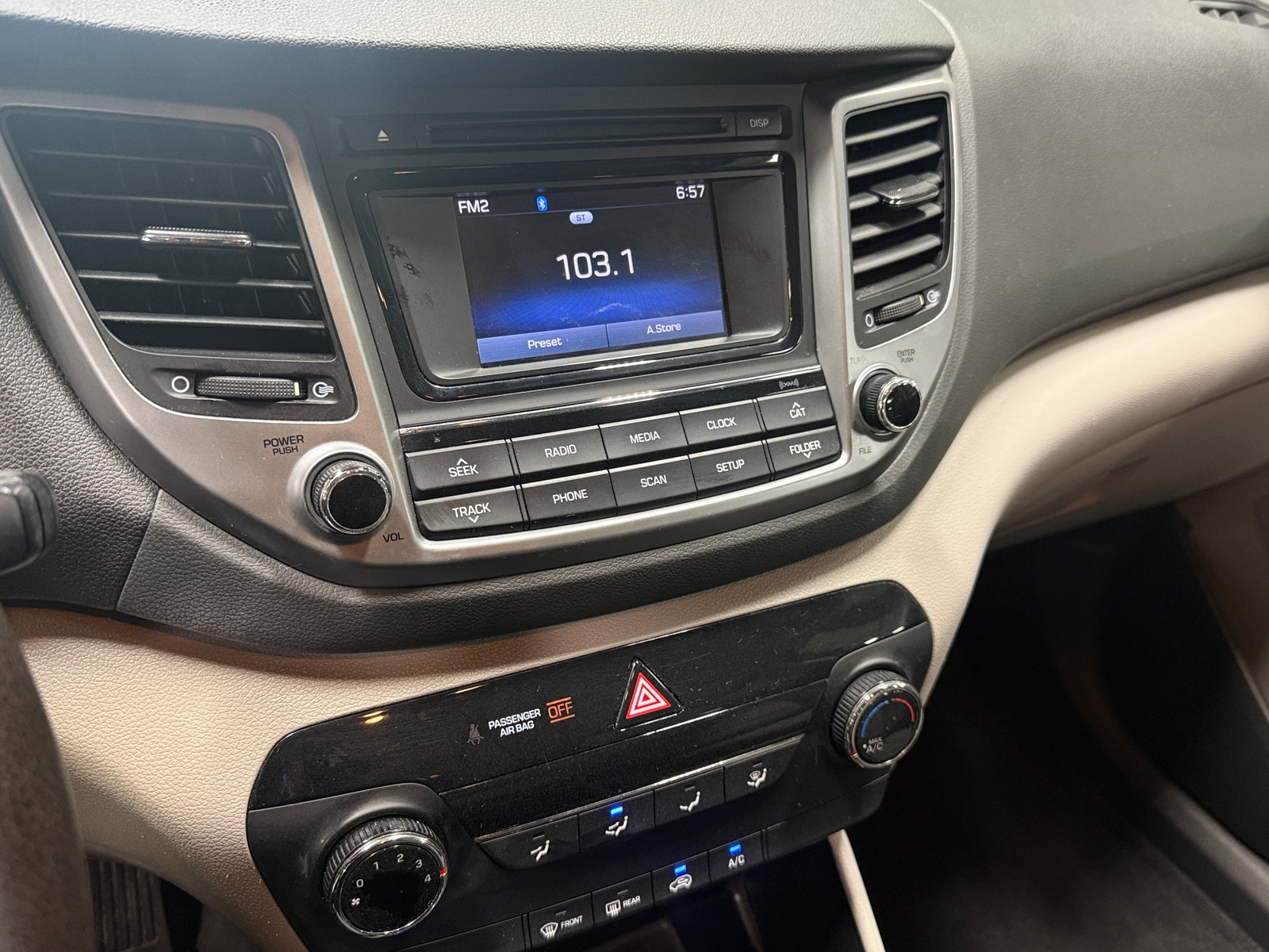 Thumbnail: 2016 Hyundai Tucson - 4