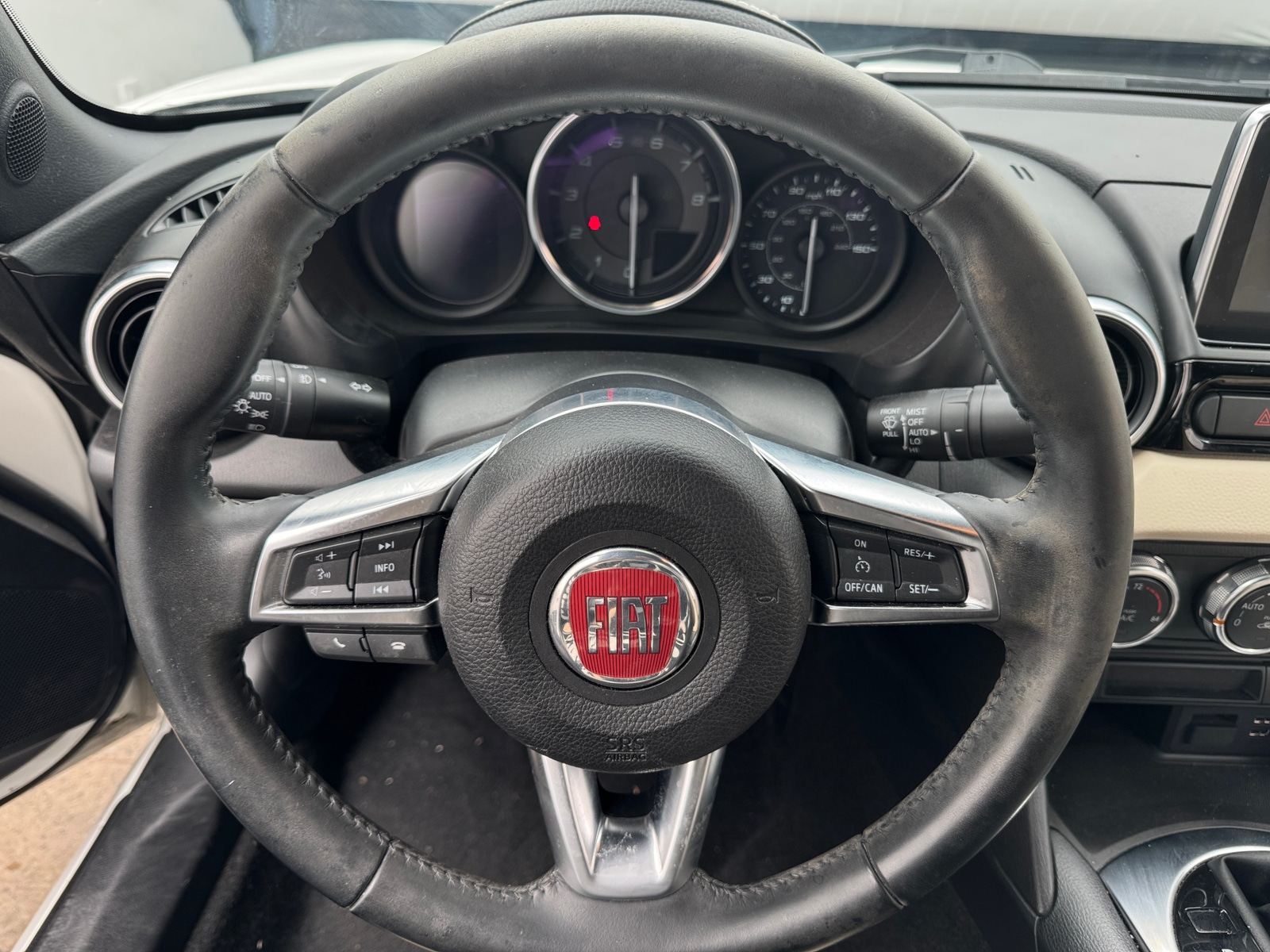 Thumbnail: 2019 Fiat 124 Spider - 4