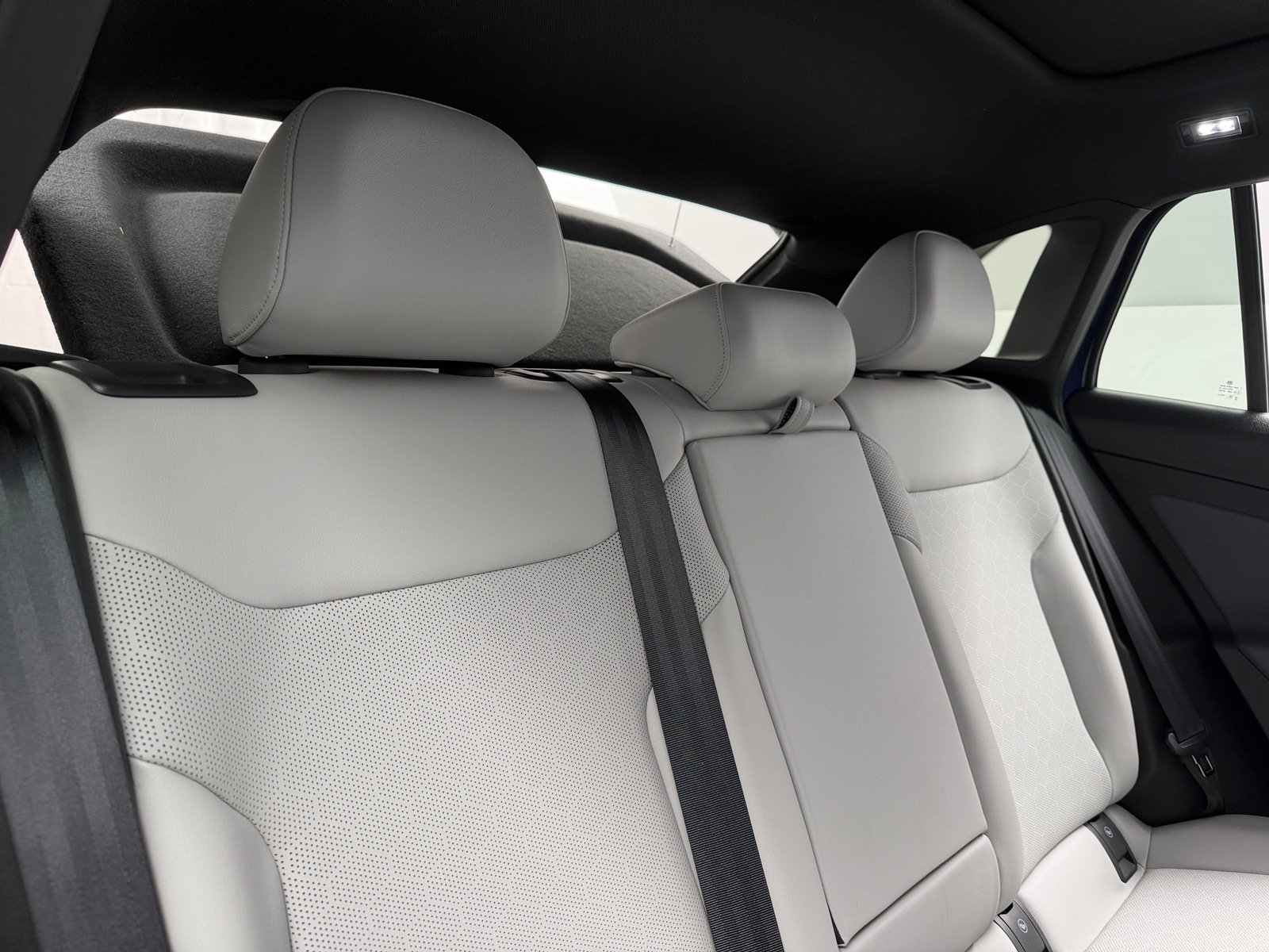 Thumbnail: 2022 Volkswagen ID.4 - 5