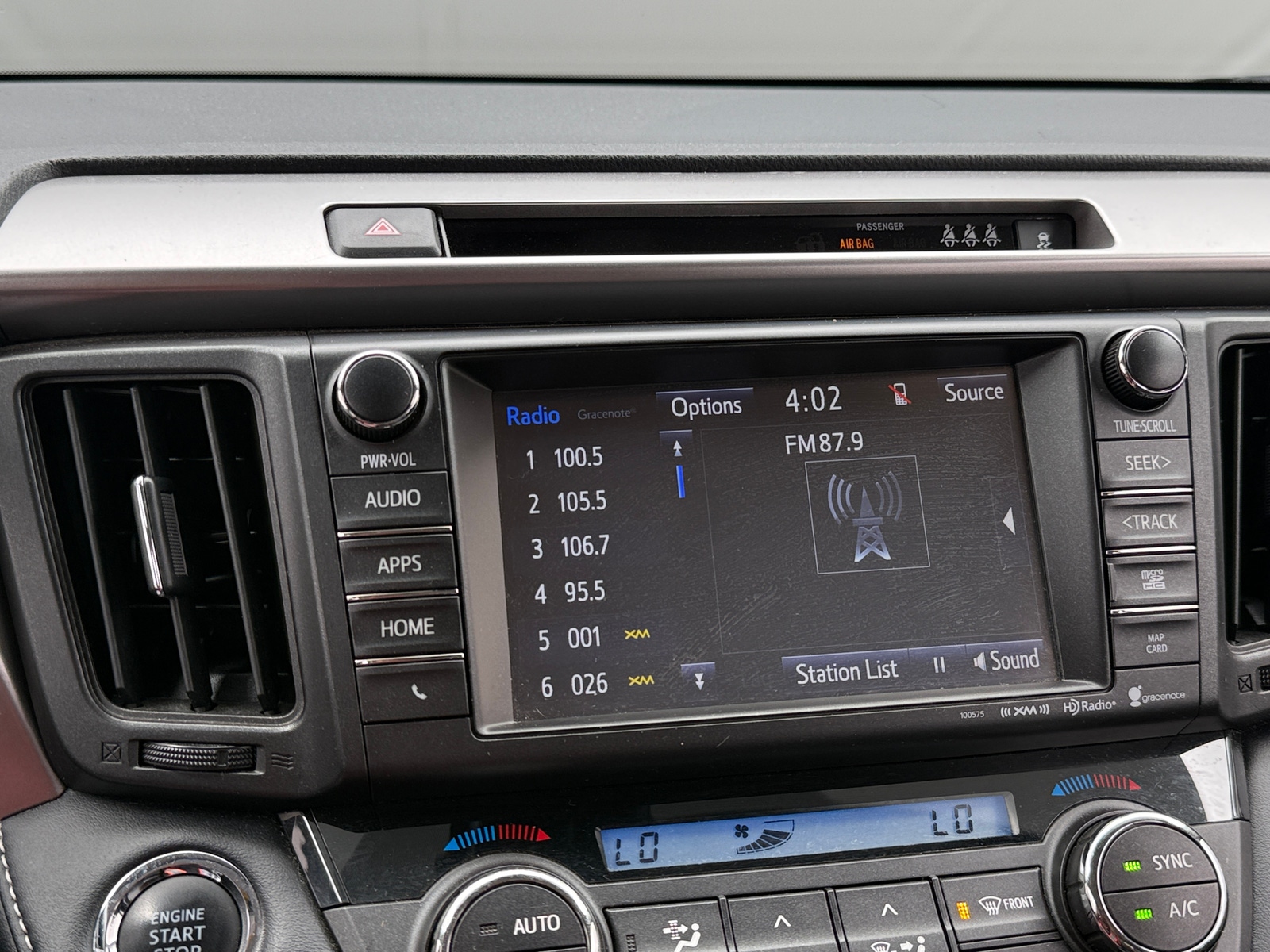 Thumbnail: 2018 Toyota RAV4 - 3