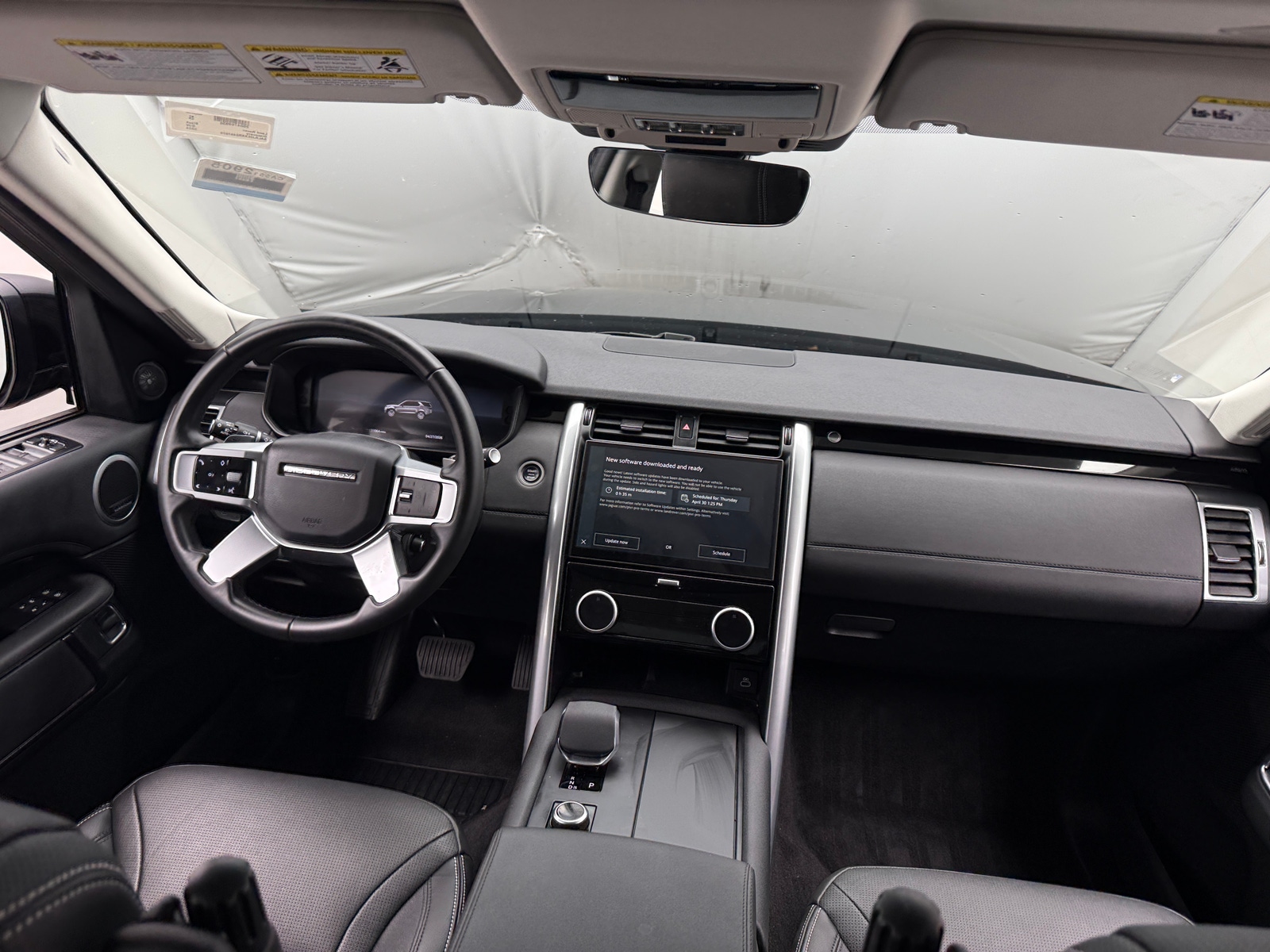 Thumbnail: 2024 Land Rover Discovery - 2
