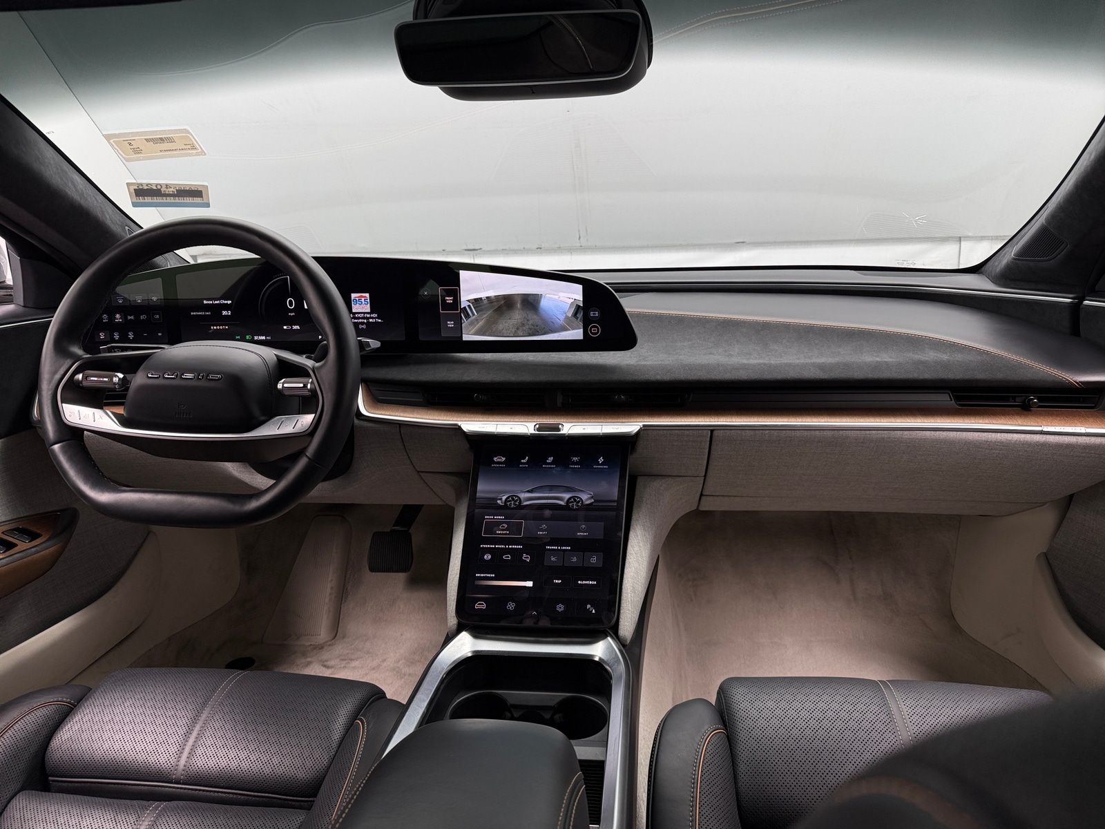 Thumbnail: 2022 Lucid Air - 2