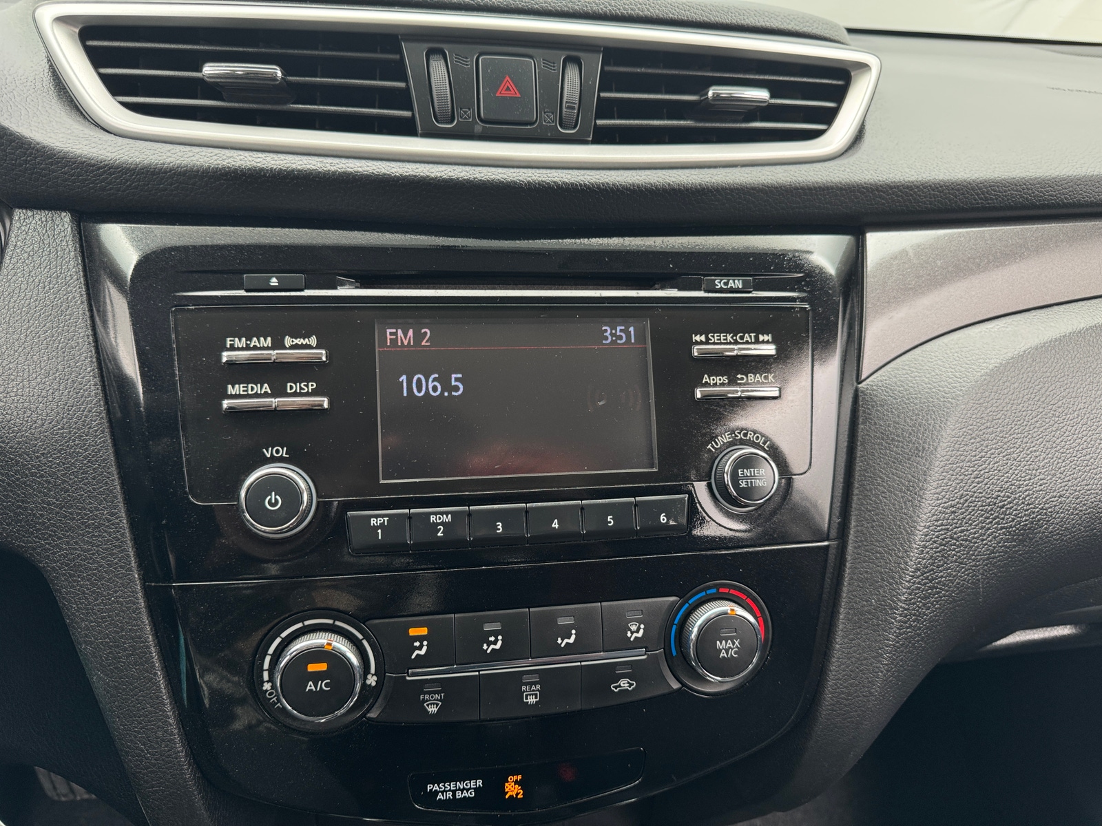 Thumbnail: 2016 Nissan Rogue - 4