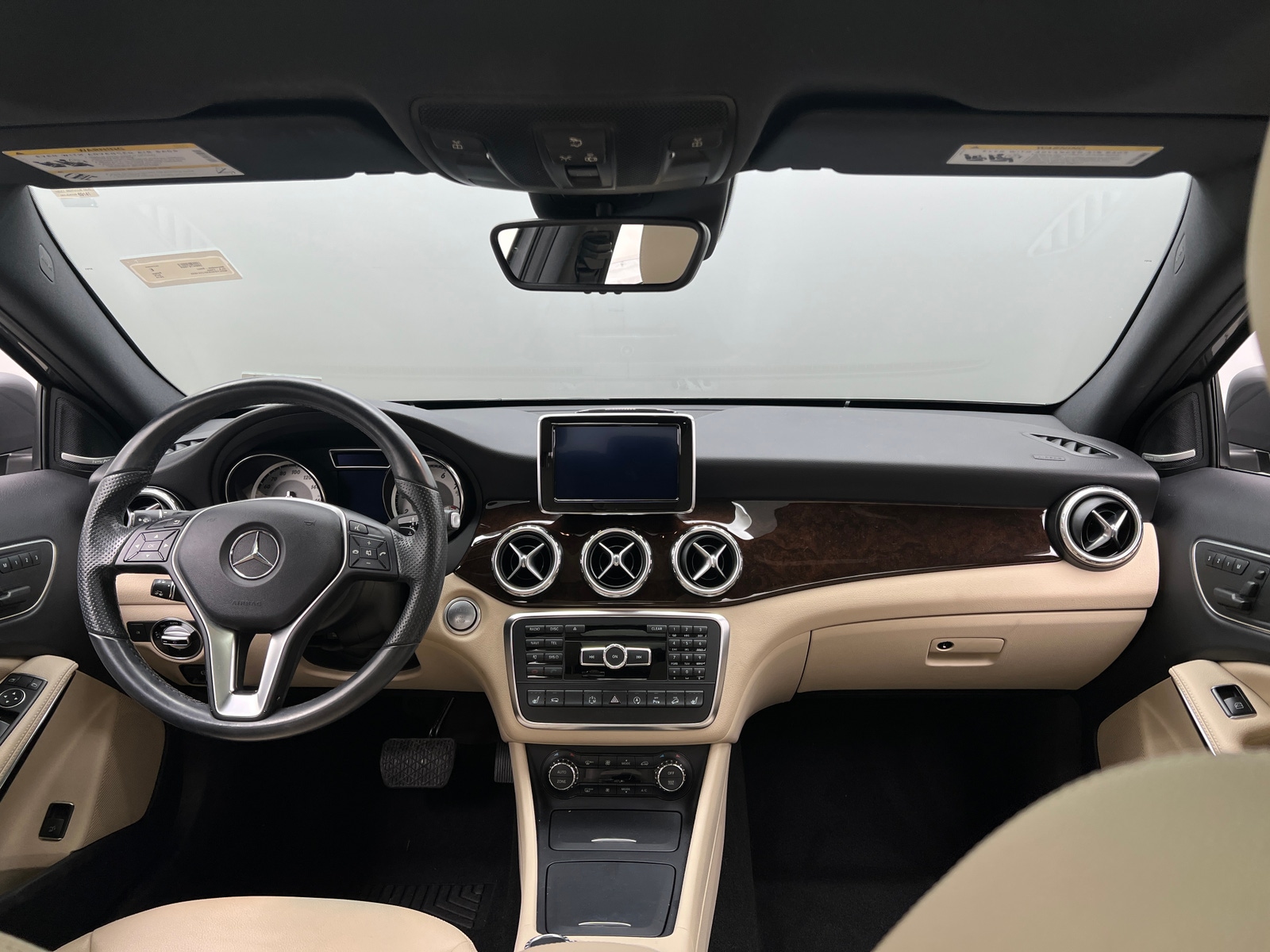 Thumbnail: 2015 Mercedes-Benz GLA - 2