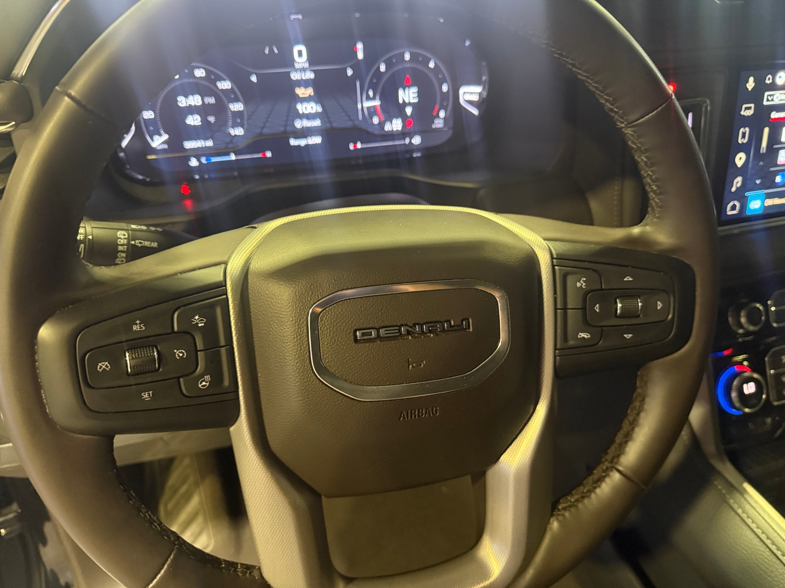 Thumbnail: 2023 GMC Yukon - 4